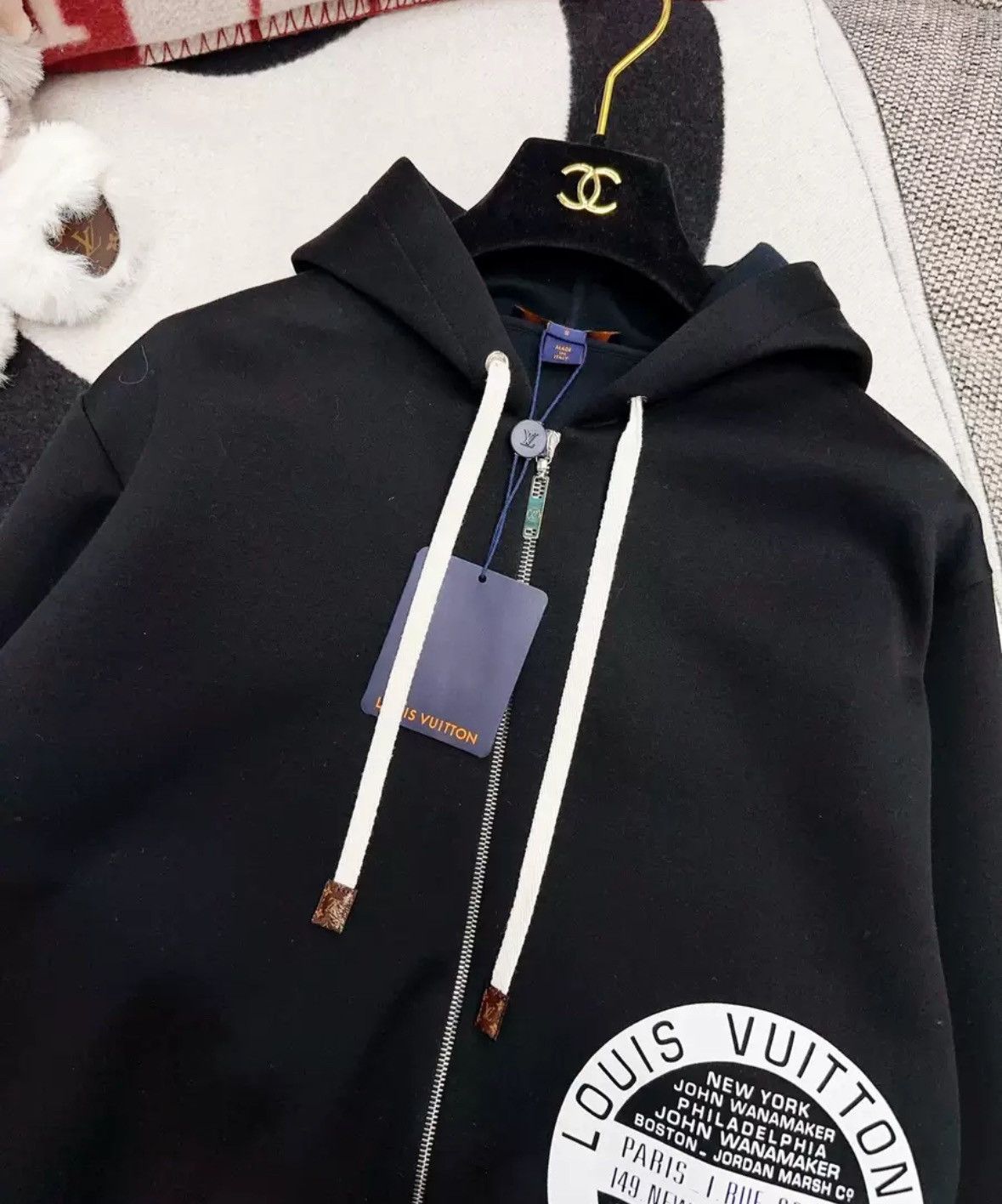 Louis Vuitton Louis Vuitton black hooded sweatshirt jacket Size US S / EU 44-46 / 1 - 3 Thumbnail