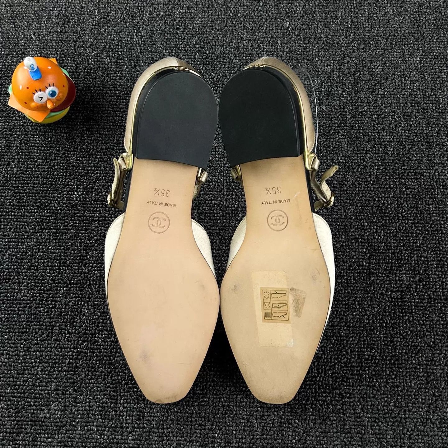 Chanel Chanel Beige Low-Heel Pumps 35.5 Size US 5 / IT 35 - 6 Thumbnail