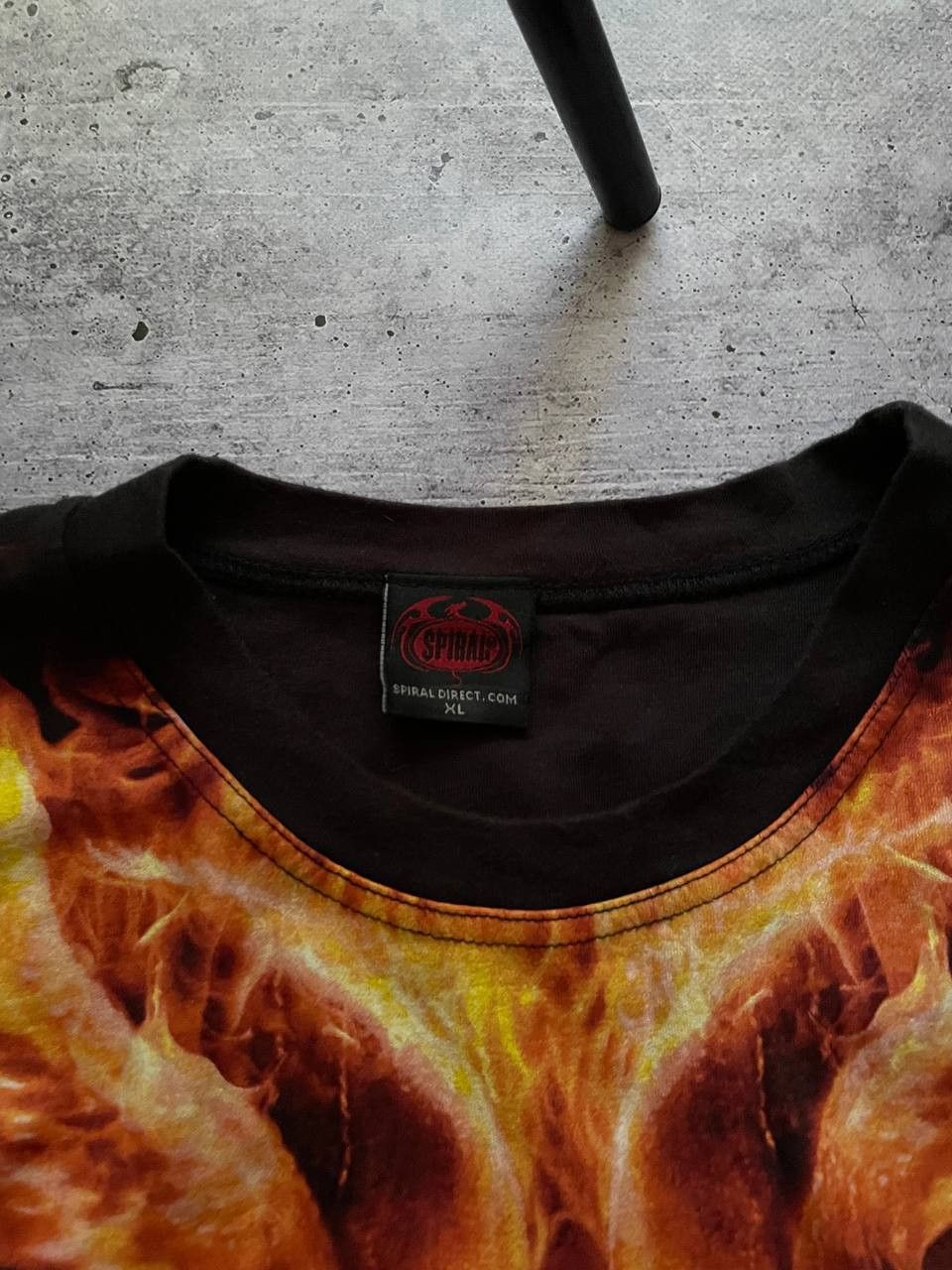 Band Tees × Vintage Vintage Tee t-shirt Spiral Skulls Big Print Over print Size US XL / EU 56 / 4 - 3 Thumbnail