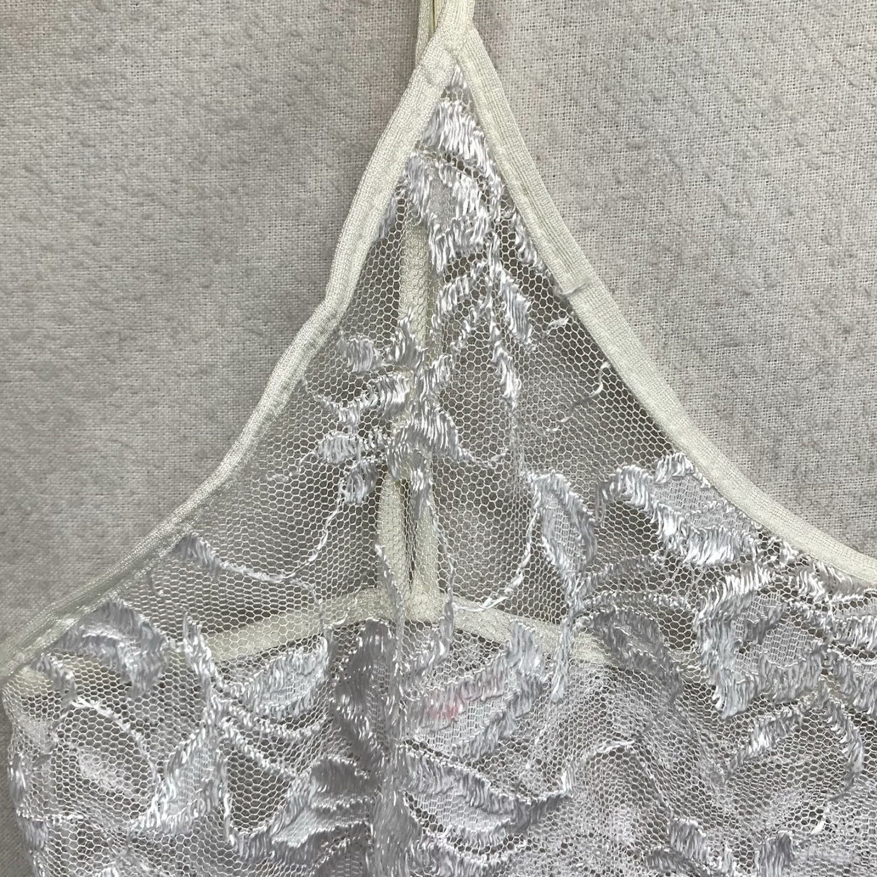 Vintage VINTAGE Lady Cameo Dallas Chemise Nightie White Lingerie Women’s Sleeveless Lace Adjustable Straps USA Size ONE SIZE - 5 Thumbnail