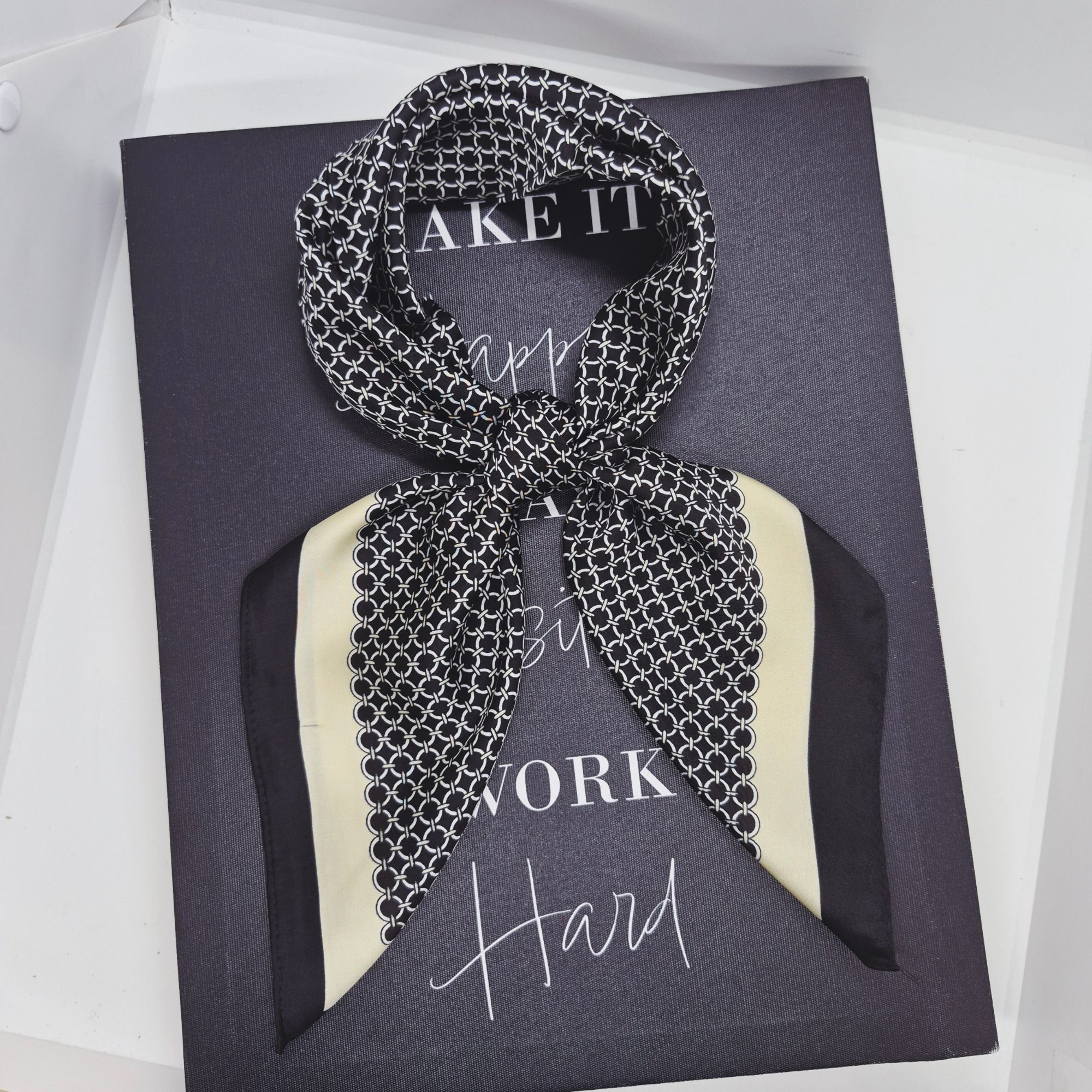 Other New Bandana Square Scarf Black and beige Elegant Classic hij Size ONE SIZE - 2 Thumbnail