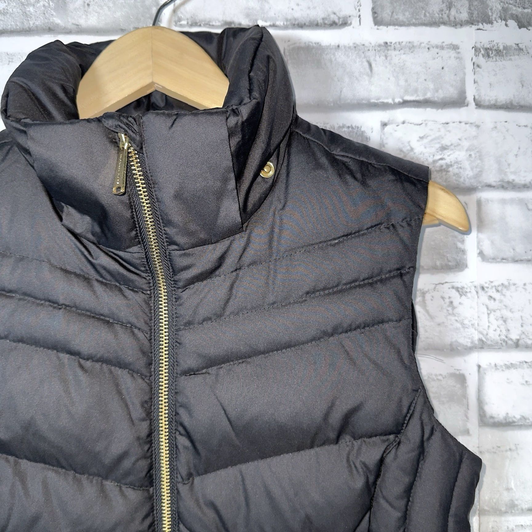 Michael Kors Michael Kors Vest Womens S Black Puffer 100% Polyester Zip-Up Jacket Size S / US 4 / IT 40 - 2 Thumbnail