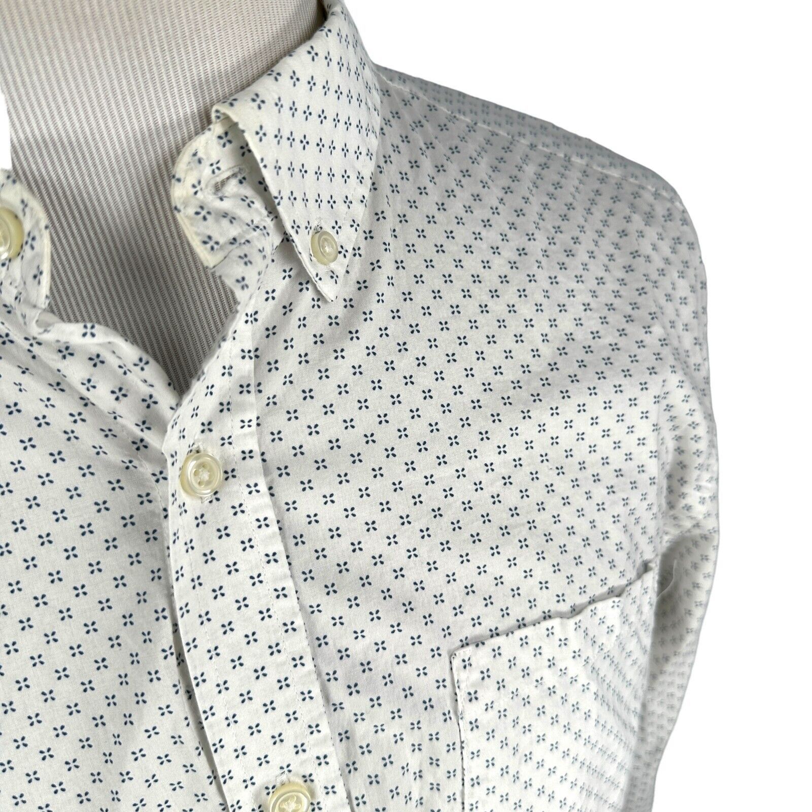 Banana Republic Banana Republic Shirt Men L White Long Sleeve Button Down Size US L / EU 52-54 / 3 - 2 Thumbnail