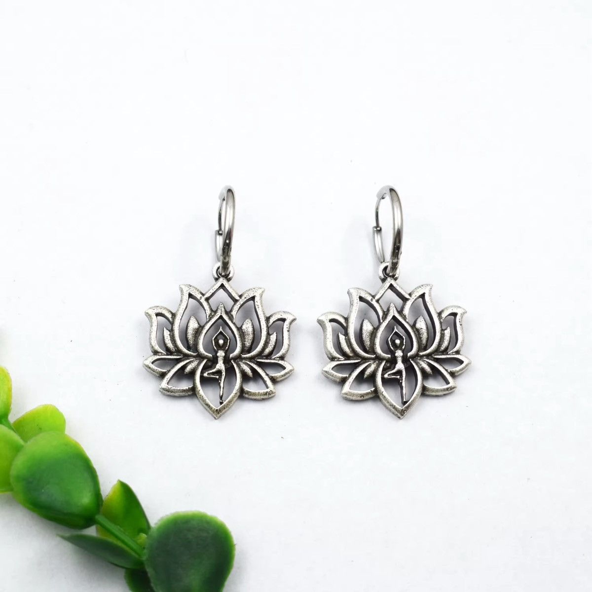 Jewelry × Vintage Yoga Lotus Earrings Size ONE SIZE - 3 Thumbnail