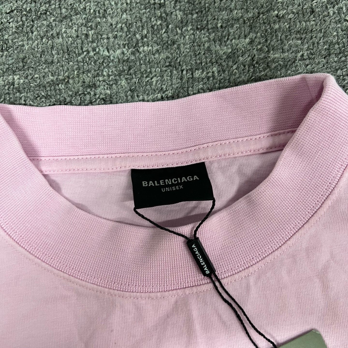 Balenciaga balenciaga distressed logo short-sleeve top Size US L / EU 52-54 / 3 - 5 Thumbnail