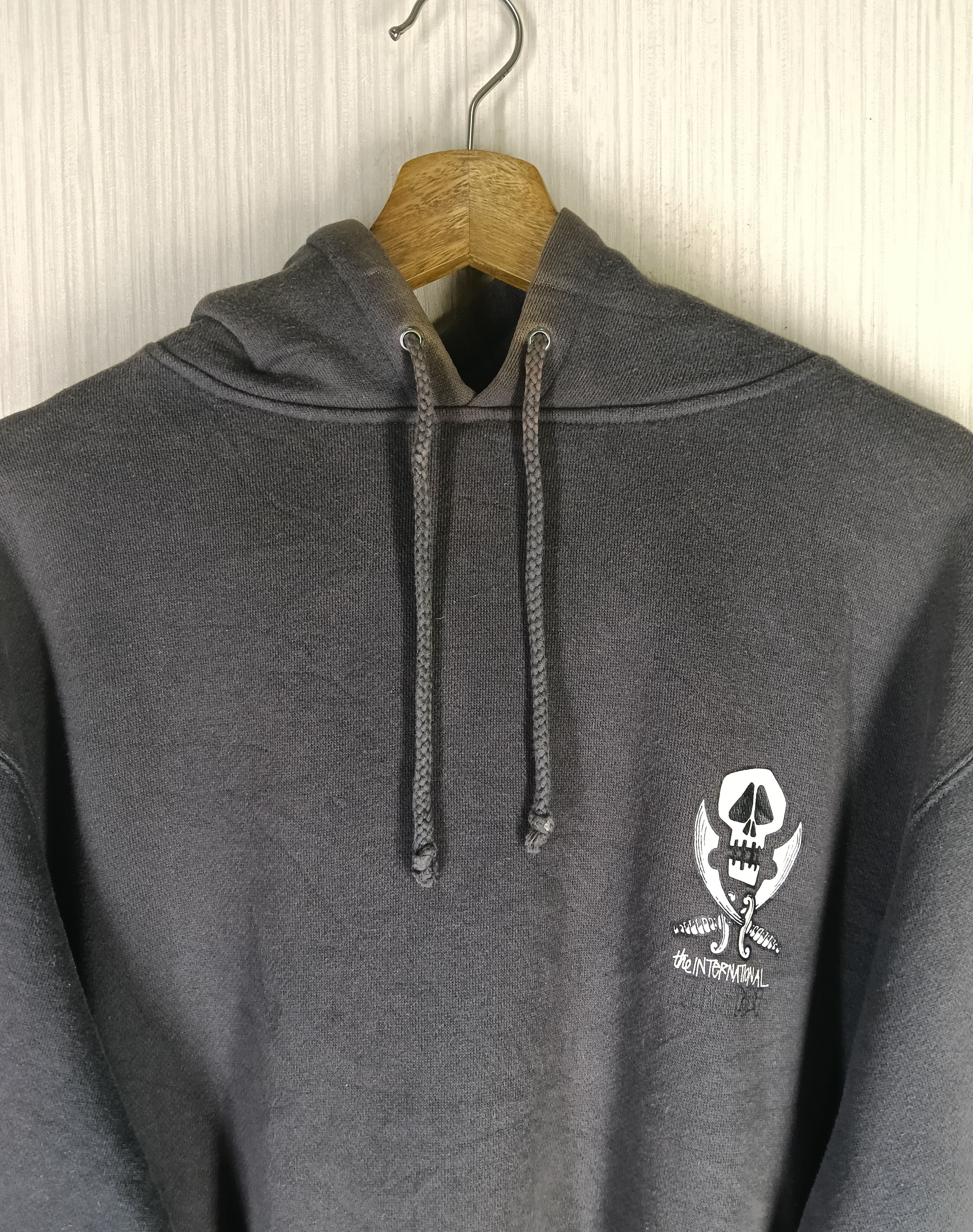 Stussy Rare Vintage 90s Stussy Tribal International Skulls Hoodie Size US L / EU 52-54 / 3 - 4 Thumbnail