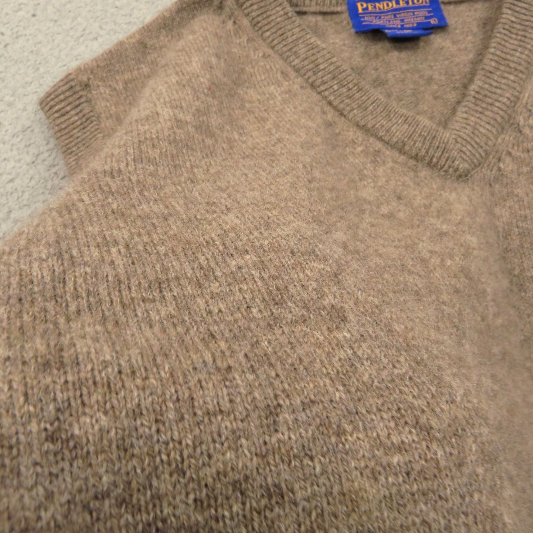 Pendleton VINTAGE Pendleton Vest Mens Large 100% Lambswool Oatmeal Heather V Neck Grandpa Beiges Wool Plaid Not applicable? Size US L / EU 52-54 / 3 - 6 Thumbnail