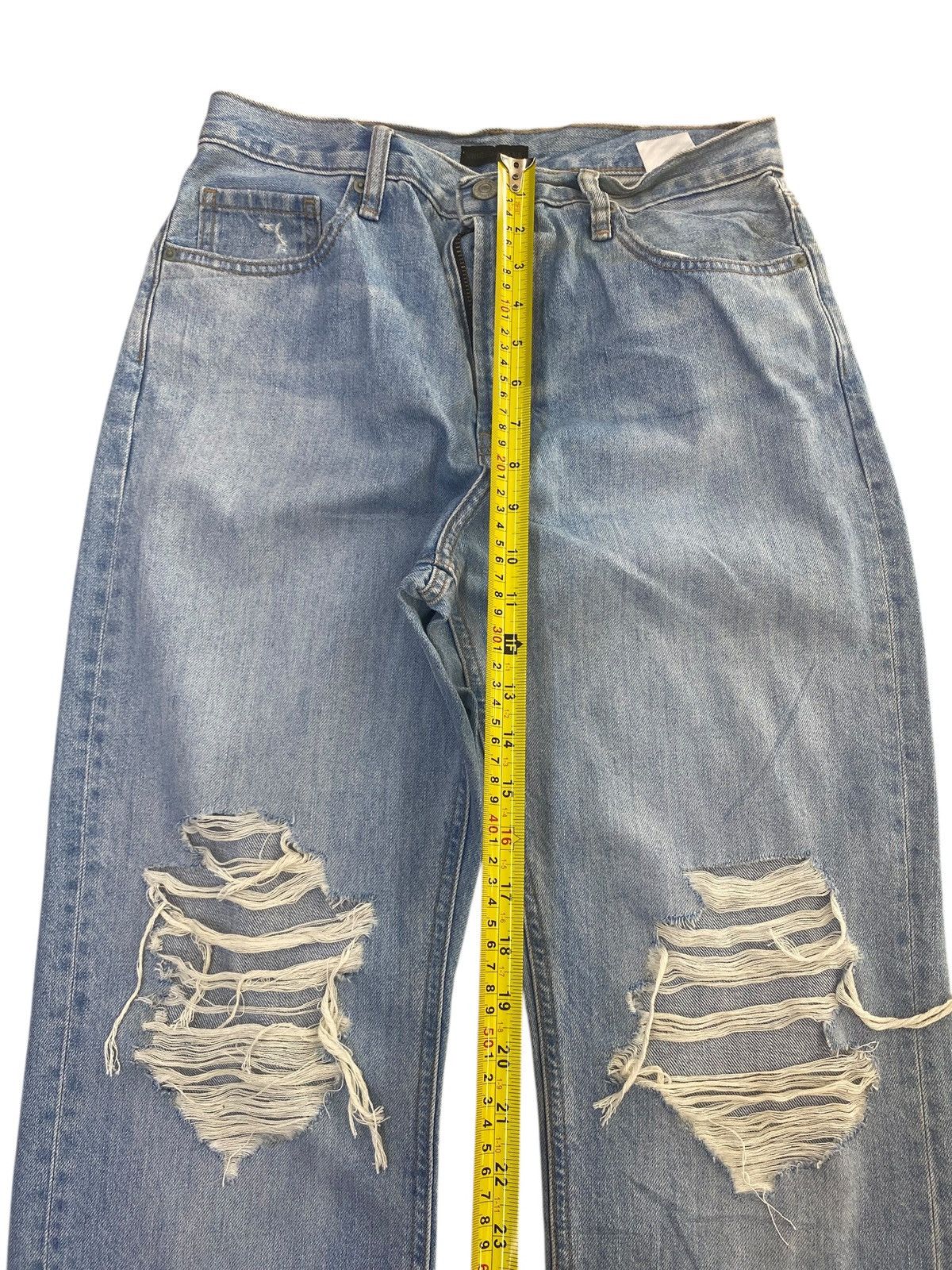 Uniqlo Uniqlo Ripped Light Blue Wash Style Loose Jeans Size US 28 / EU 44 - 6 Thumbnail
