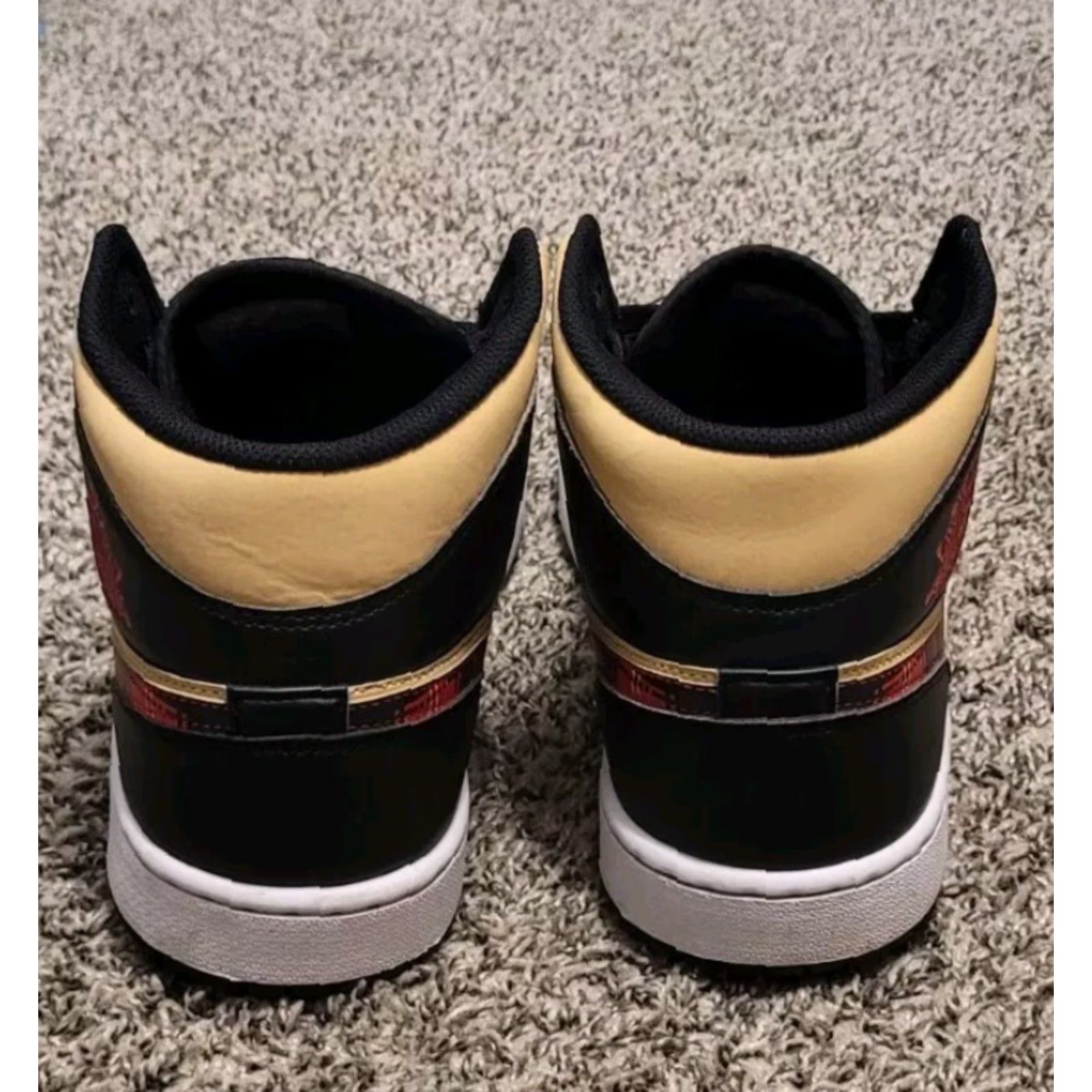 Jordan Brand Jordan Air 1 Mid SE Tartan Swoosh Sneakers Men 9.5 Barely Worn Black/Multi-Color Sesame Fire Red White Size US 10 / EU 43 - 5 Thumbnail