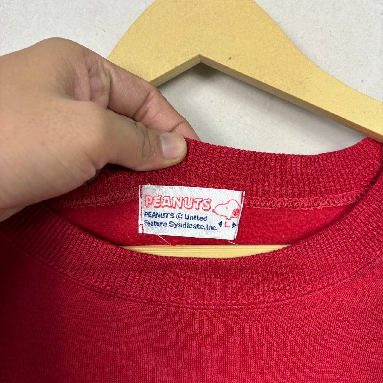 Peanuts Vintage 90s Peanuts Snoopy Crewneck Sweatshirt Red Size L Size US L / EU 52-54 / 3 - 4 Thumbnail