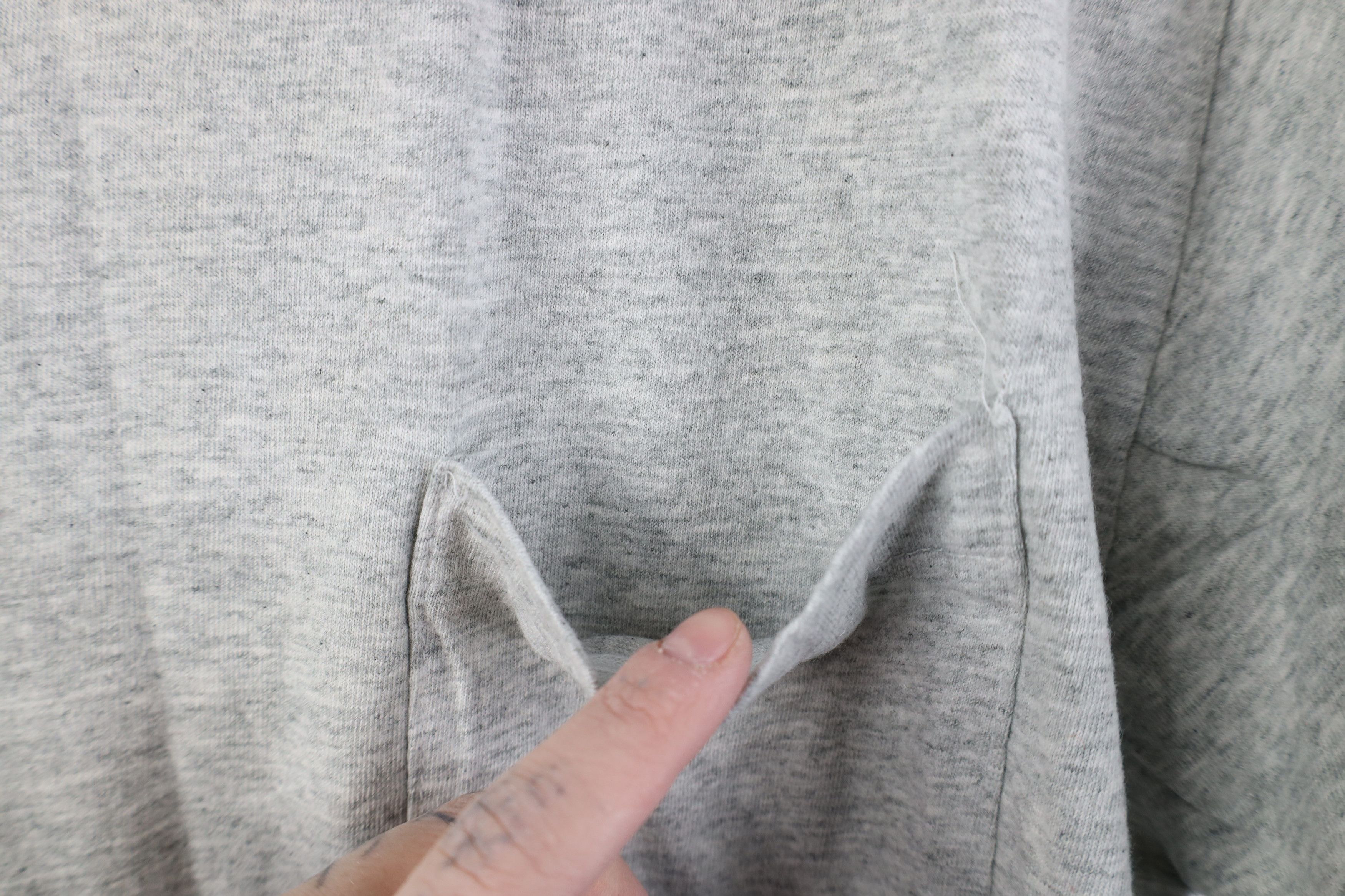 Vintage Vintage 90s Streetwear Short Sleeve Pocket T-Shirt Gray USA Size US L / EU 52-54 / 3 - 5 Thumbnail