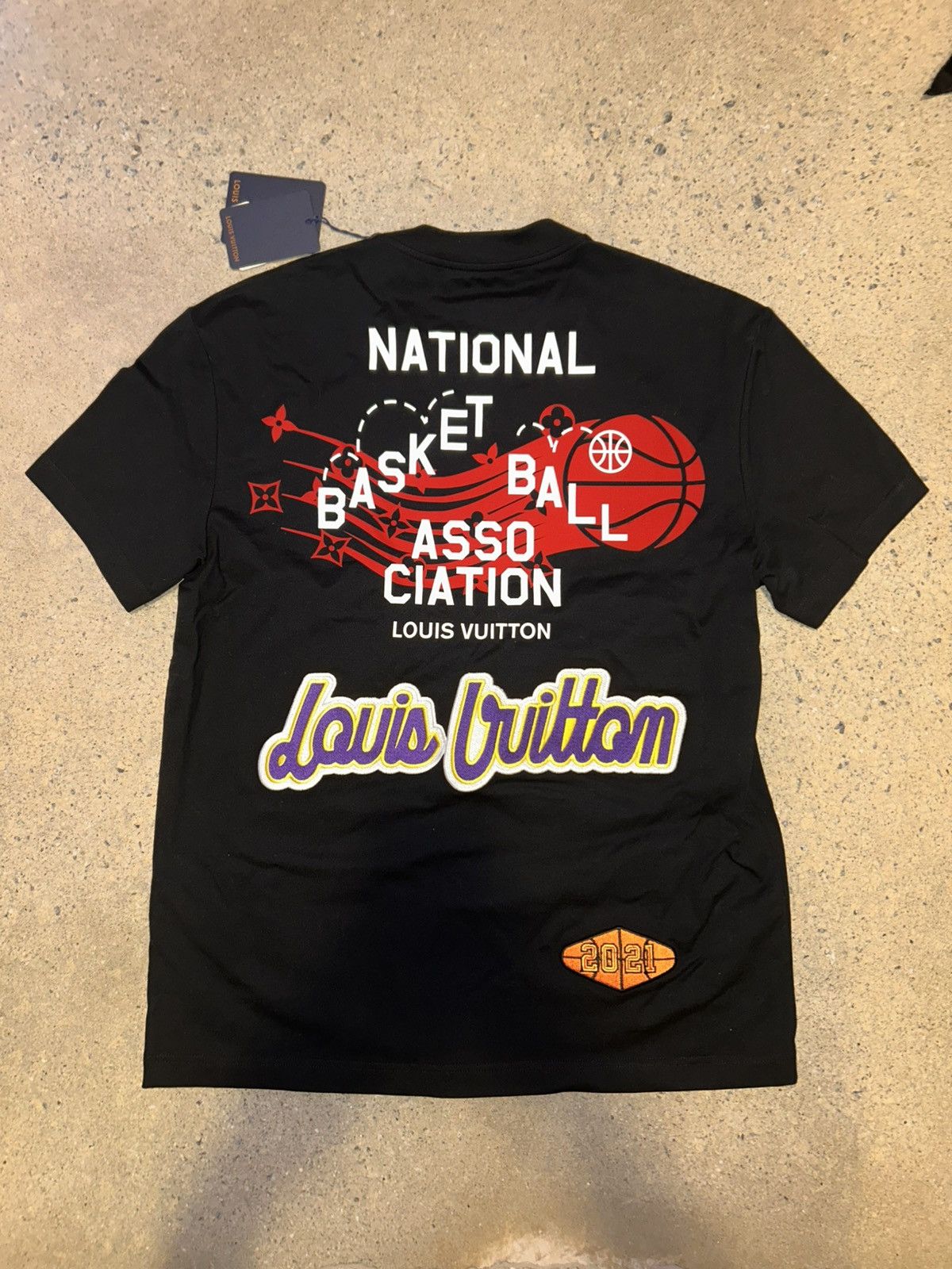 Louis Vuitton LV NBA print & Multi emblem Shirt Size US S / EU 44-46 / 1 - 2 Thumbnail