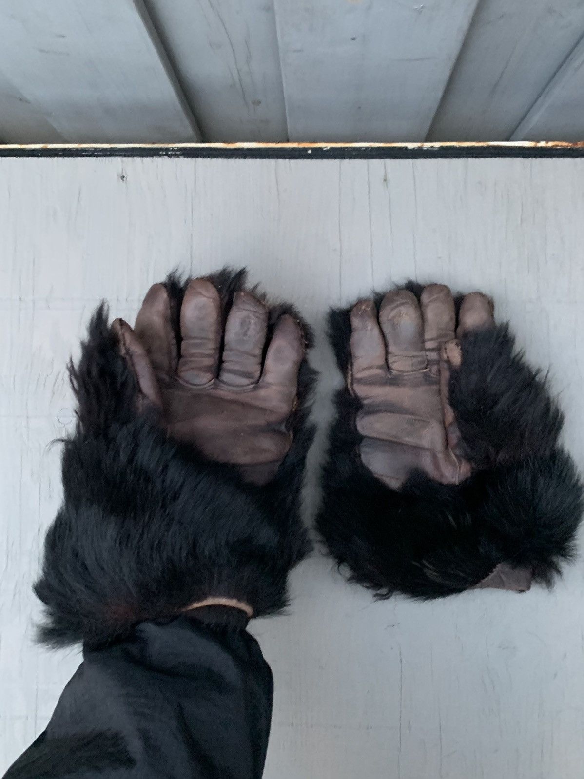 Vintage Antique Bear Fur Gloves True Vintage Bearskin Monkey Paw Mit Size ONE SIZE - 1 Thumbnail