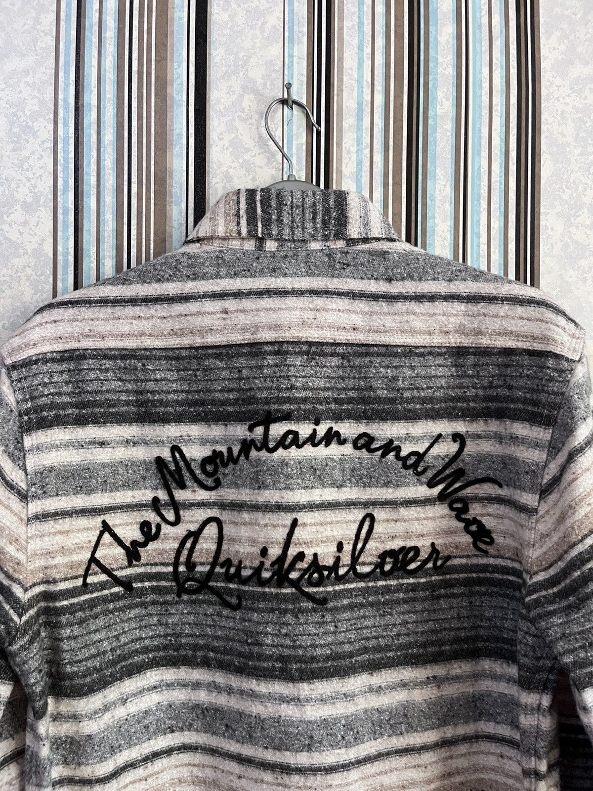 Quiksilver Mountain & wave embroidery striped #D2 Size US M / EU 48-50 / 2 - 4 Thumbnail