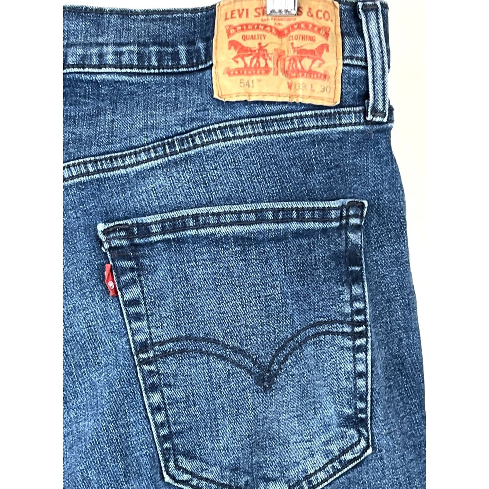 Levi's Levi's Jeans Mens 33x30 Athletic Fit 541 Blue Denim Straight Leg Regular Size 33 Mens Jeans Blue Cotton 5-Pocket Size US 33 - 6 Thumbnail