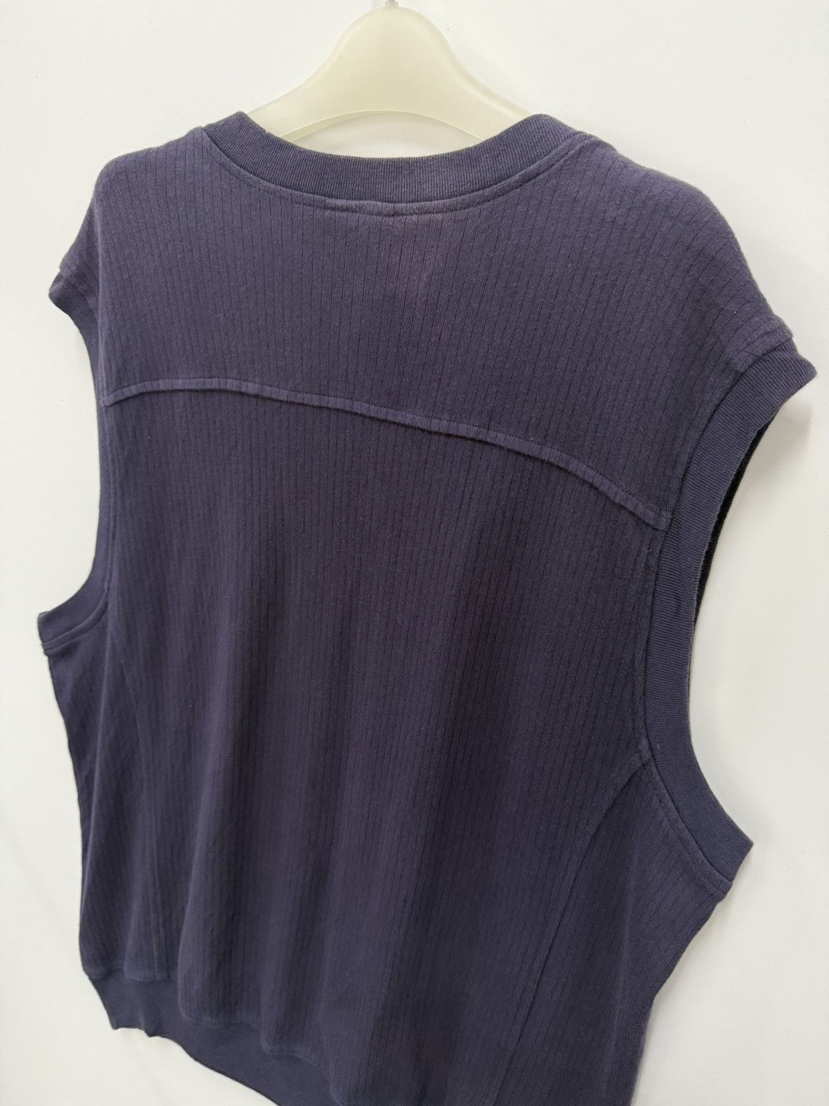 Oakley 🔥 Oakley Streetwear Sleeveless V-Neck Tees - L Size US L / EU 52-54 / 3 - 10 Thumbnail