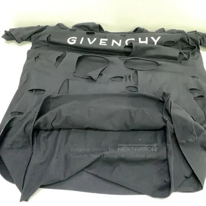 Givenchy Givenchy SS23 Logo Print Tear Detail Short Sleeve T-shirt. Size US S / EU 44-46 / 1 - 6 Thumbnail
