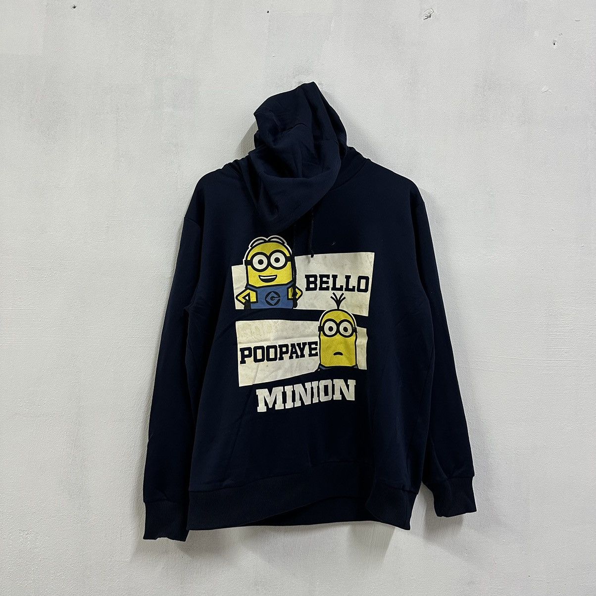 Japanese Brand Vintage Despicable Me Minion Sweatshirt With Hoodie Size US L / EU 52-54 / 3 - 1 Thumbnail