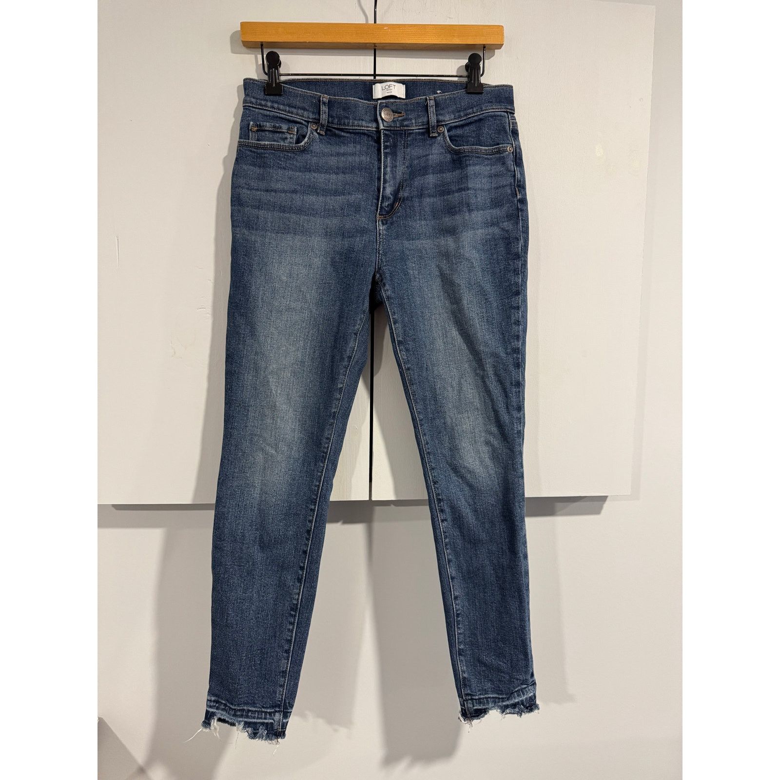 Loft Loft Skinny Jeans Size 4 Petite Size 27" / US 4 / IT 40 - 1 Thumbnail