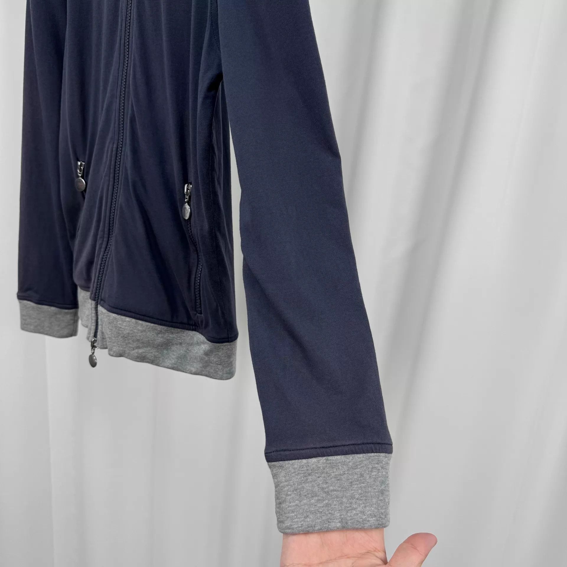 Moncler Moncler Embroidered Logo Zip Jacket Size S 95 New MSRP 4900 Size S / US 4 / IT 40 - 4 Thumbnail