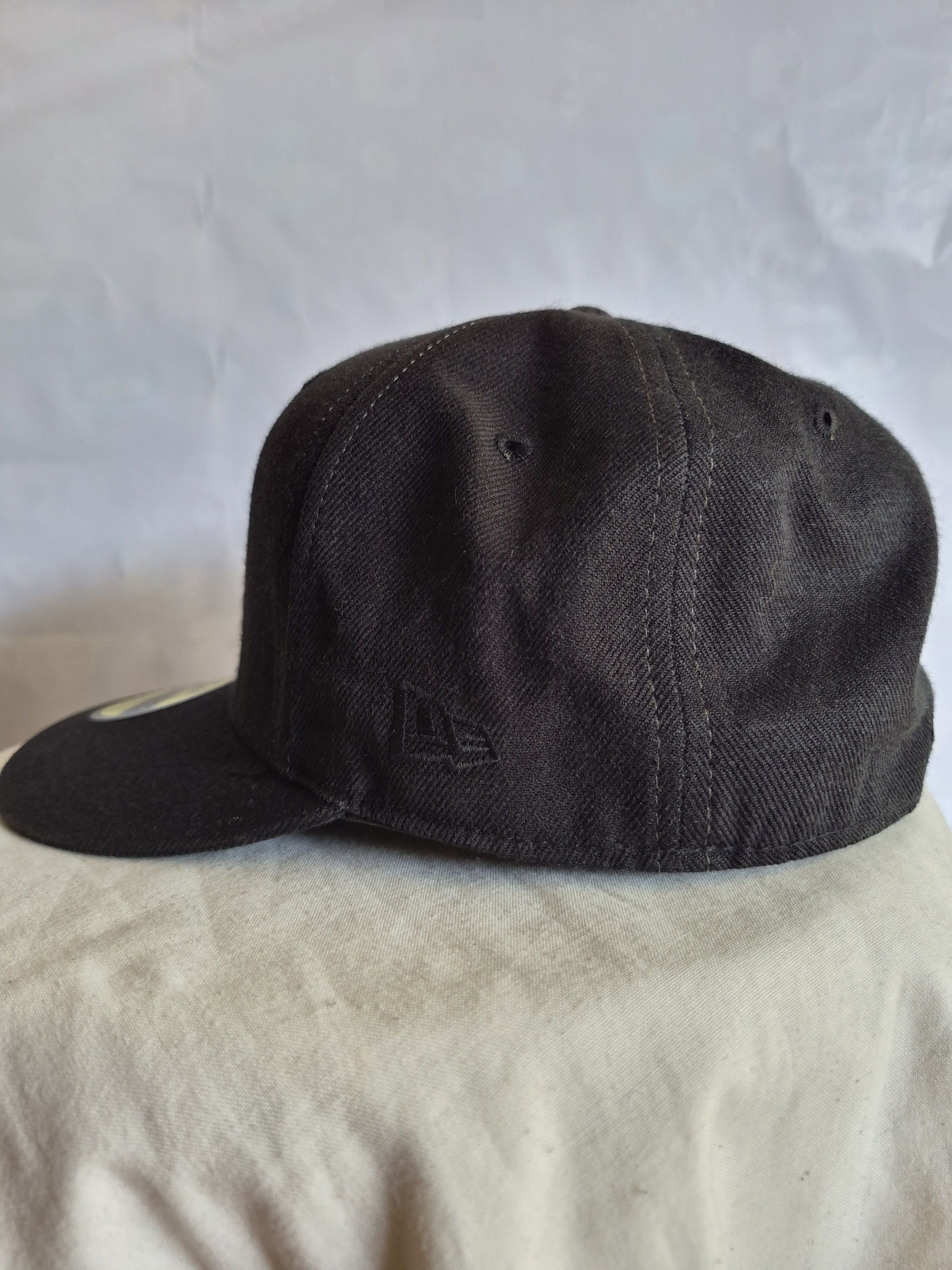 New Era × Supreme World Famous Supreme x New Era Hats Size 44 - 4 Thumbnail