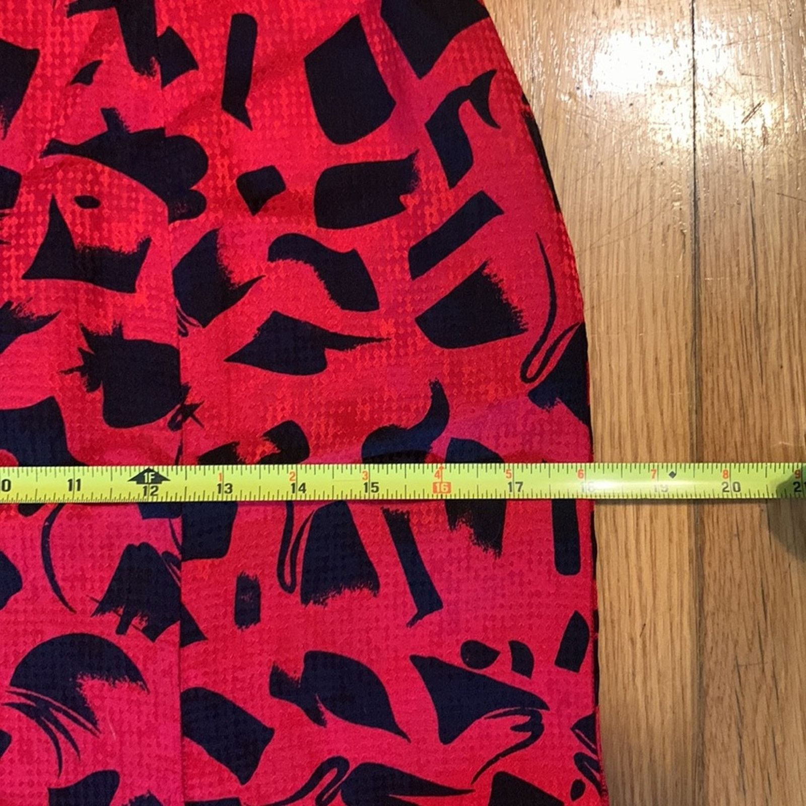 Vintage 80’s Disegni abstract print red and black silk skirt Size 26" / US 2 / IT 38 - 8 Thumbnail