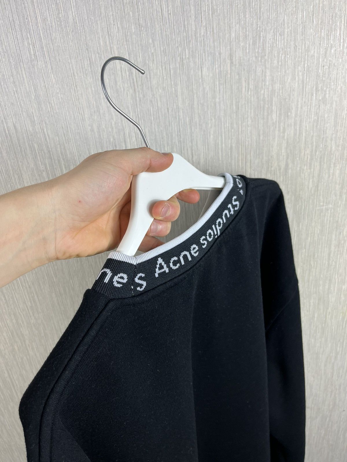 Acne Studios Acne Studios flogho neck logo oversized sweatshirt crewneck Size US XXS / EU 40 - 15 Thumbnail