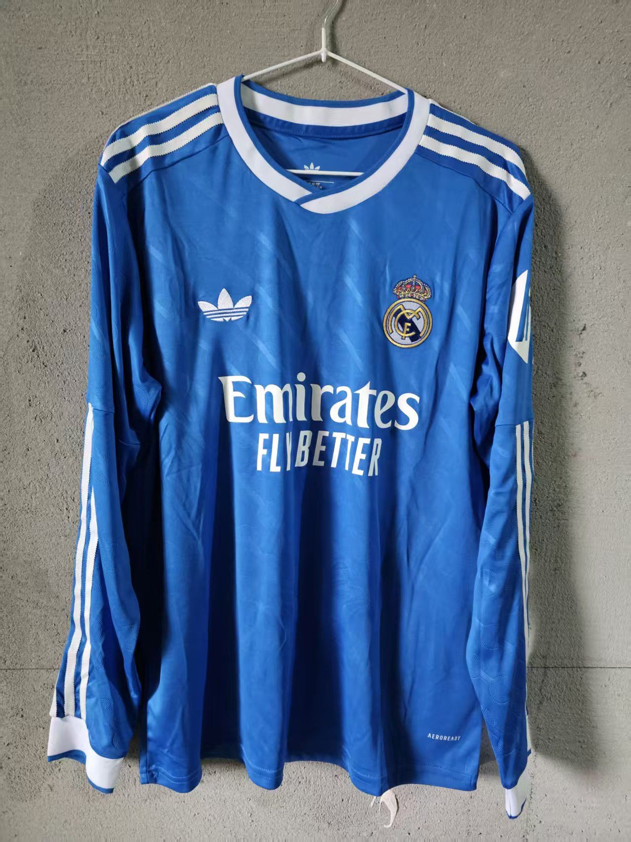 MLB Real Madrid 2026 Football Jersey Longsleeve Size US XL / EU 56 / 4 - 1 Thumbnail