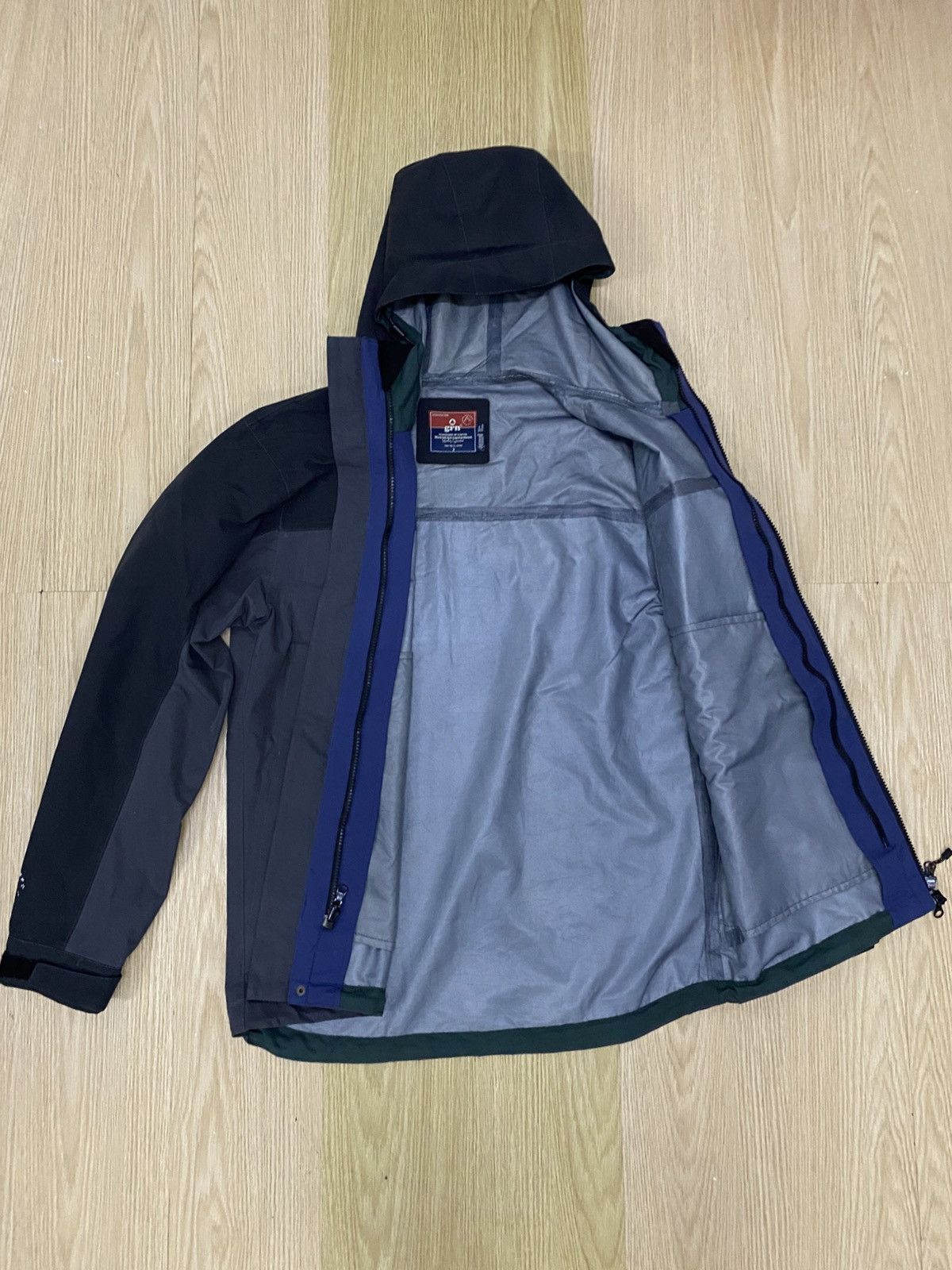 GRN × Mountain Equipment Company Grn mountain equipment multi layer light jacket Size US M / EU 48-50 / 2 - 2 Thumbnail