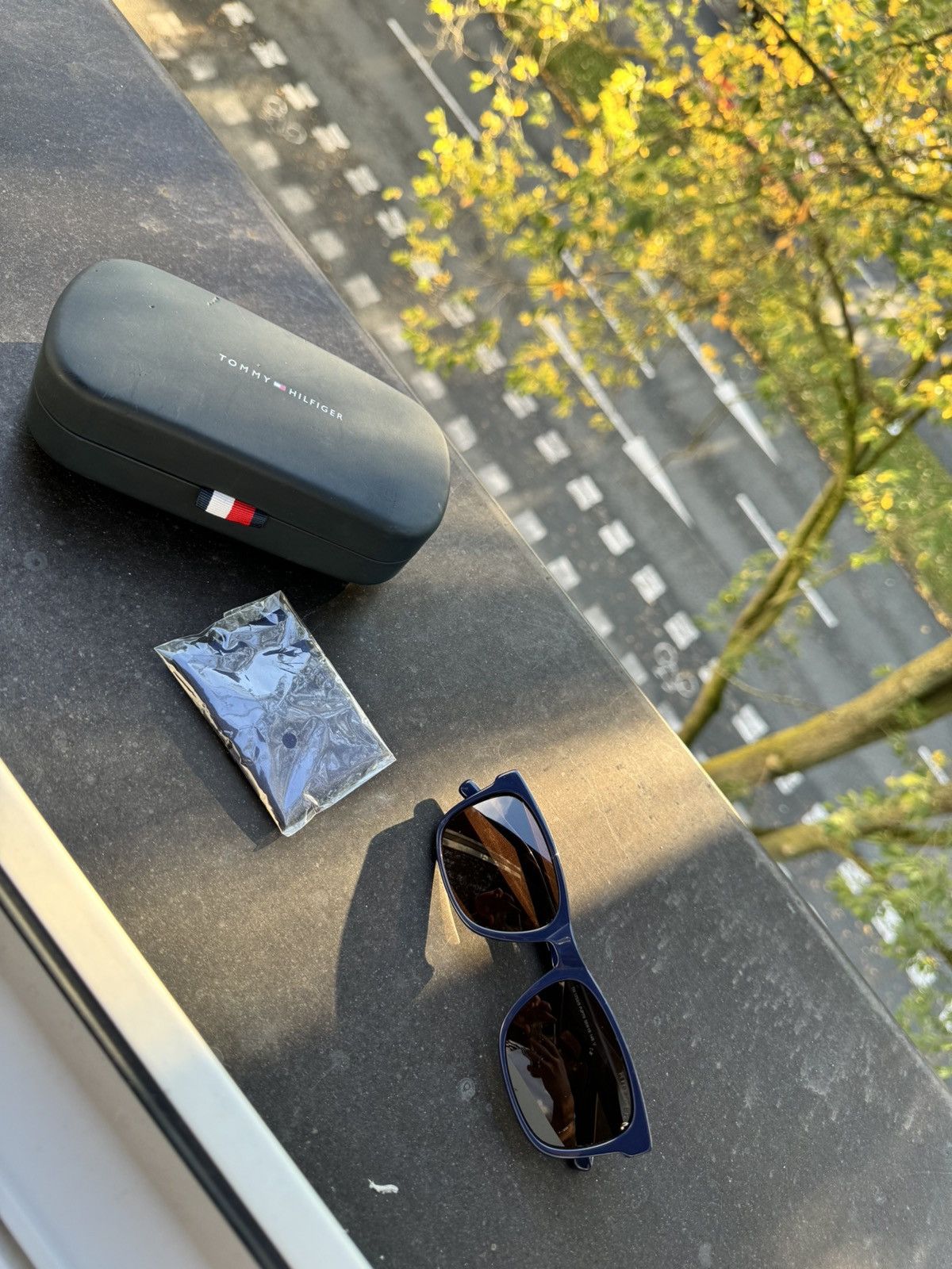 Tommy Hilfiger × Vintage Glasses with a case Tommy Hilfiger Size ONE SIZE - 14 Thumbnail