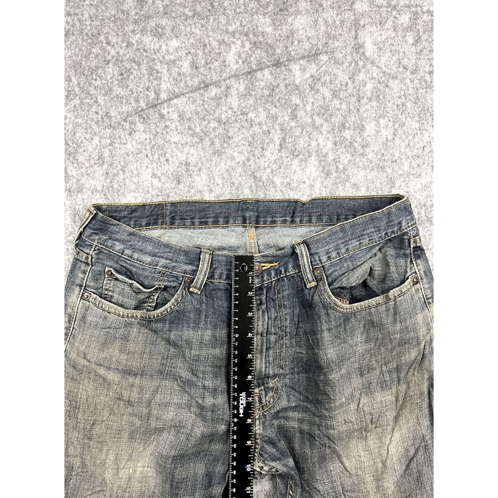 Levi's VINTAGE Levi's 559 Jeans Mens Regular Straight Dark Wash 34x34 Denim 5-Pocket Logo Classic Modern Size US 34 / EU 50 - 4 Thumbnail