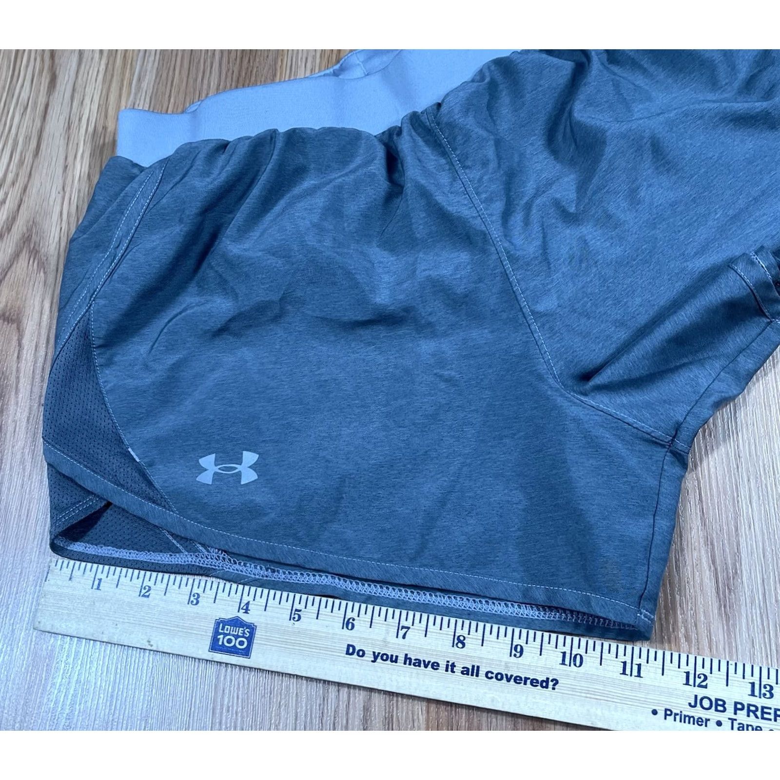 Under Armour Under Armour Shorts Womens SM Loose Heatgear Athletic Running Cross Training Gray Size 28" / US 6 / IT 42 - 7 Thumbnail