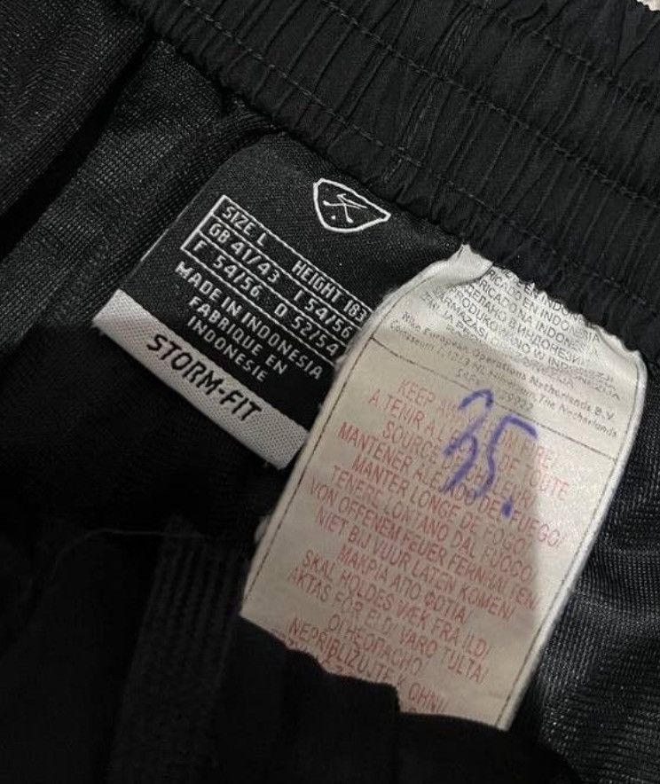 Nike VINTAGE NIKE BIG SWOOSH FLARED NYLON TRACK PANTS Y2K XL Size US 34 / EU 50 - 5 Thumbnail