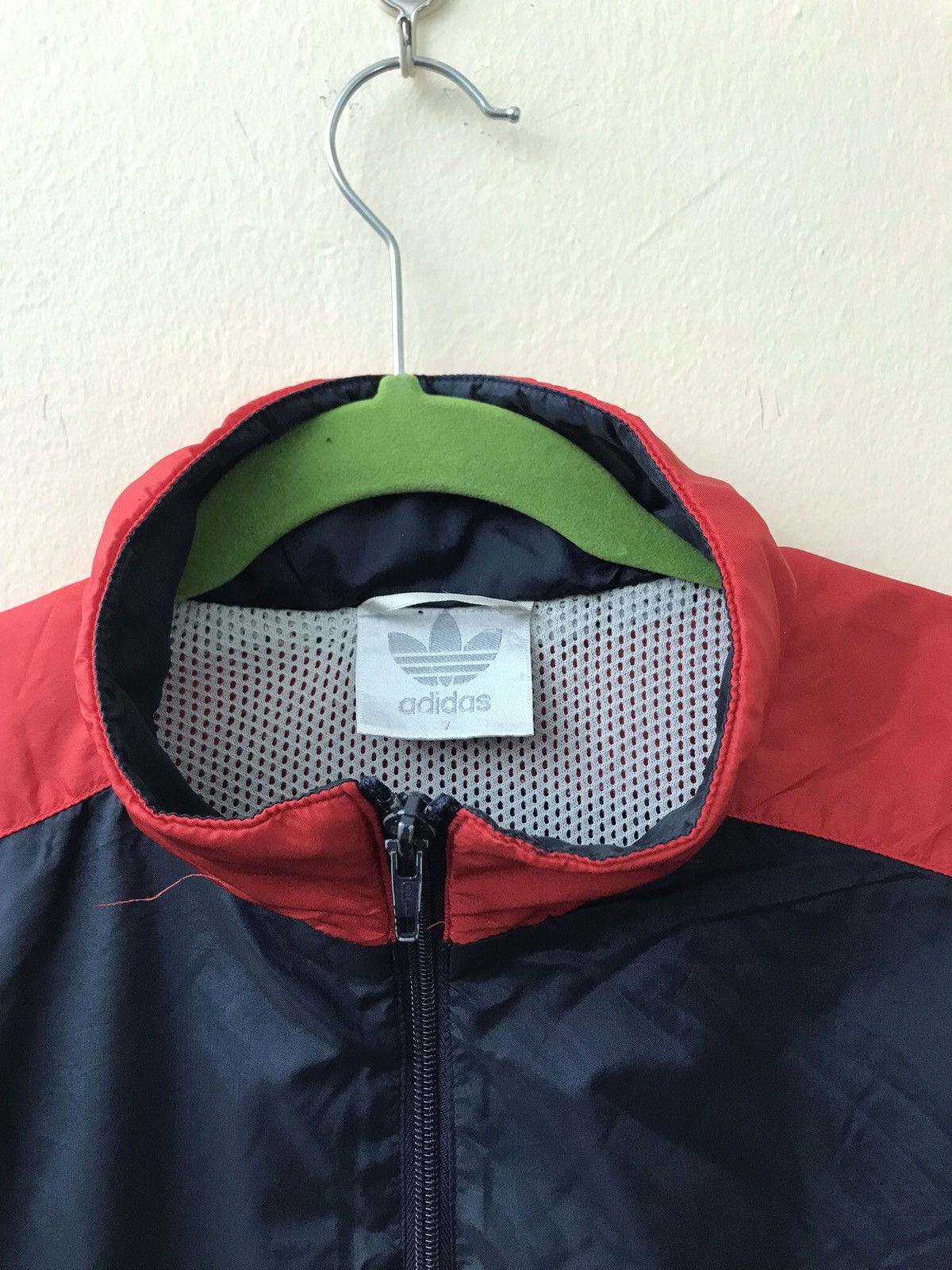 Adidas Adidas Vintage Light Jacket Size US L / EU 52-54 / 3 - 16 Thumbnail