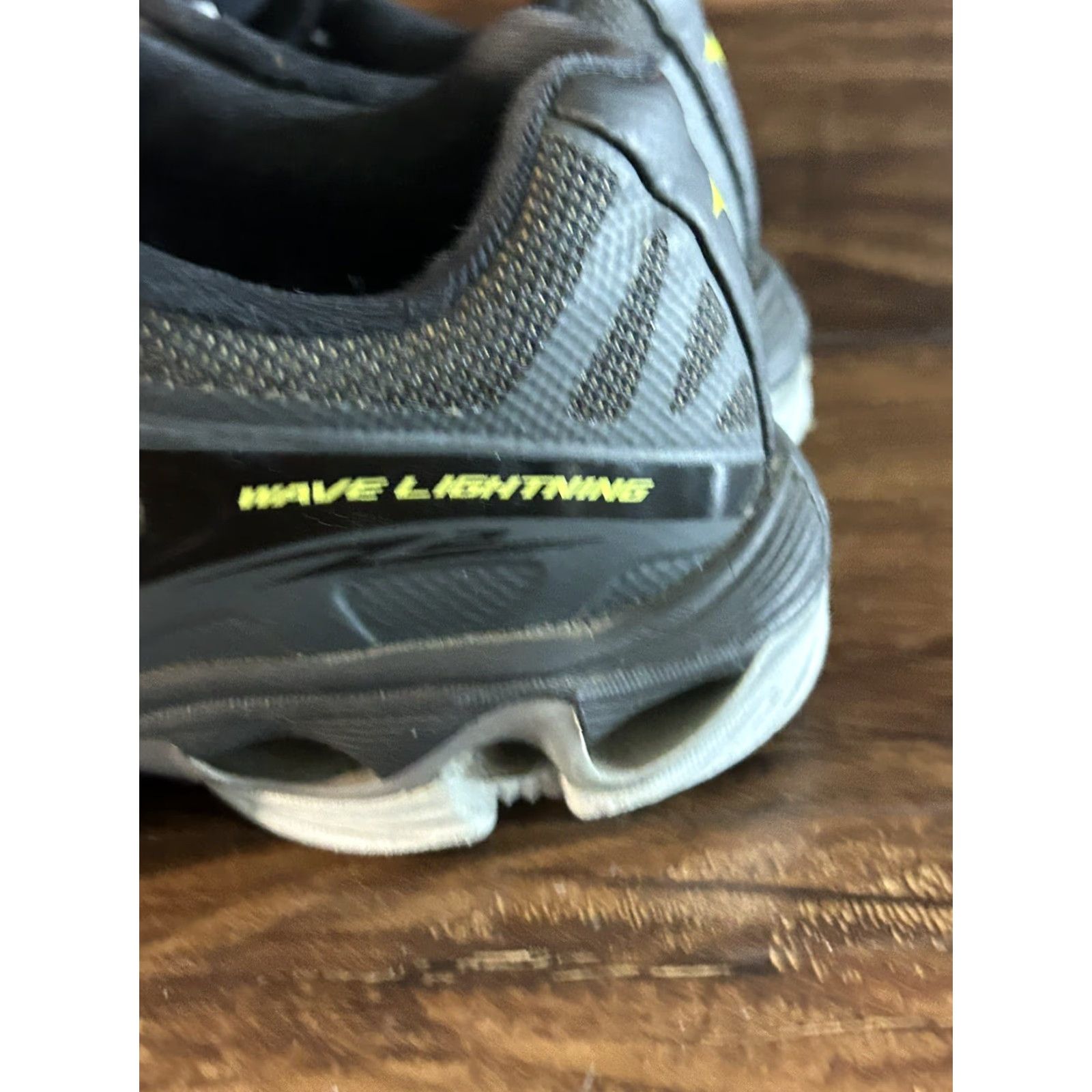 Mizuno Mizuno Wave Lightning Sneaker Womens sz 7.5 Black Yellow Silver Athletic Size US 8 / IT 38 - 4 Thumbnail
