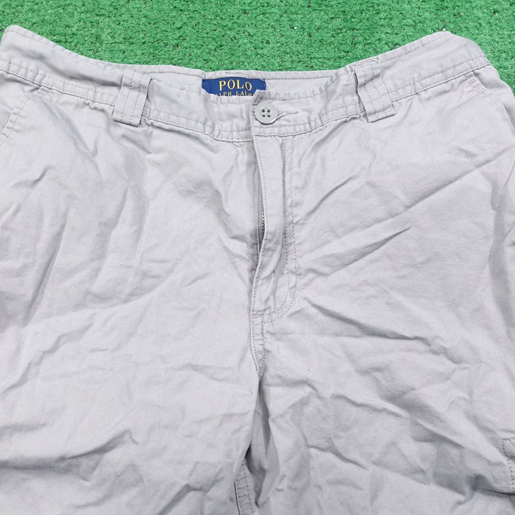 Polo Ralph Lauren POLO RALPH LAUREN Grey Flat Front Cargo Shorts Womens Size 20 30x11 Gray Solid Mid Length 11 Inseam Women’s Casual/Workwear 30" Waist, 11" Inseam Size 42" / US 20 - 2 Thumbnail