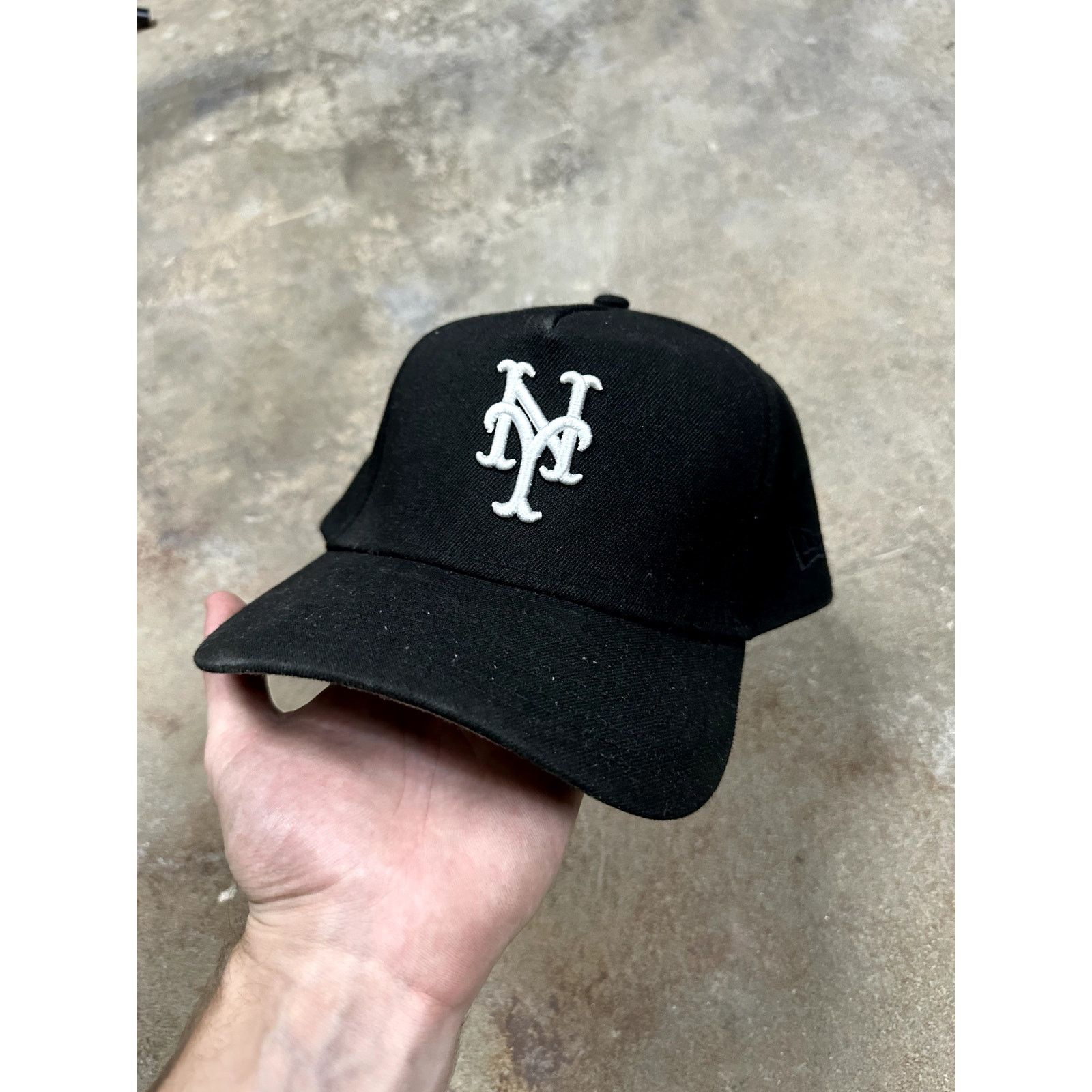 New Era Mets Cap Black OS Used Size ONE SIZE - 1 Thumbnail