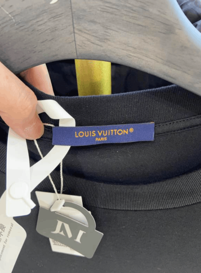 Louis Vuitton Louis Vuitton crew neck short sleeve Size US XL / EU 56 / 4 - 3 Thumbnail
