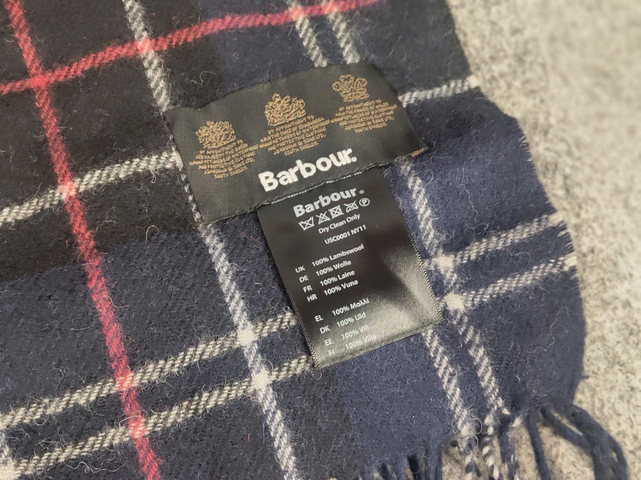Barbour Barbour Classic woolen scarf in a dark blue check Unisex Size ONE SIZE - 7 Thumbnail