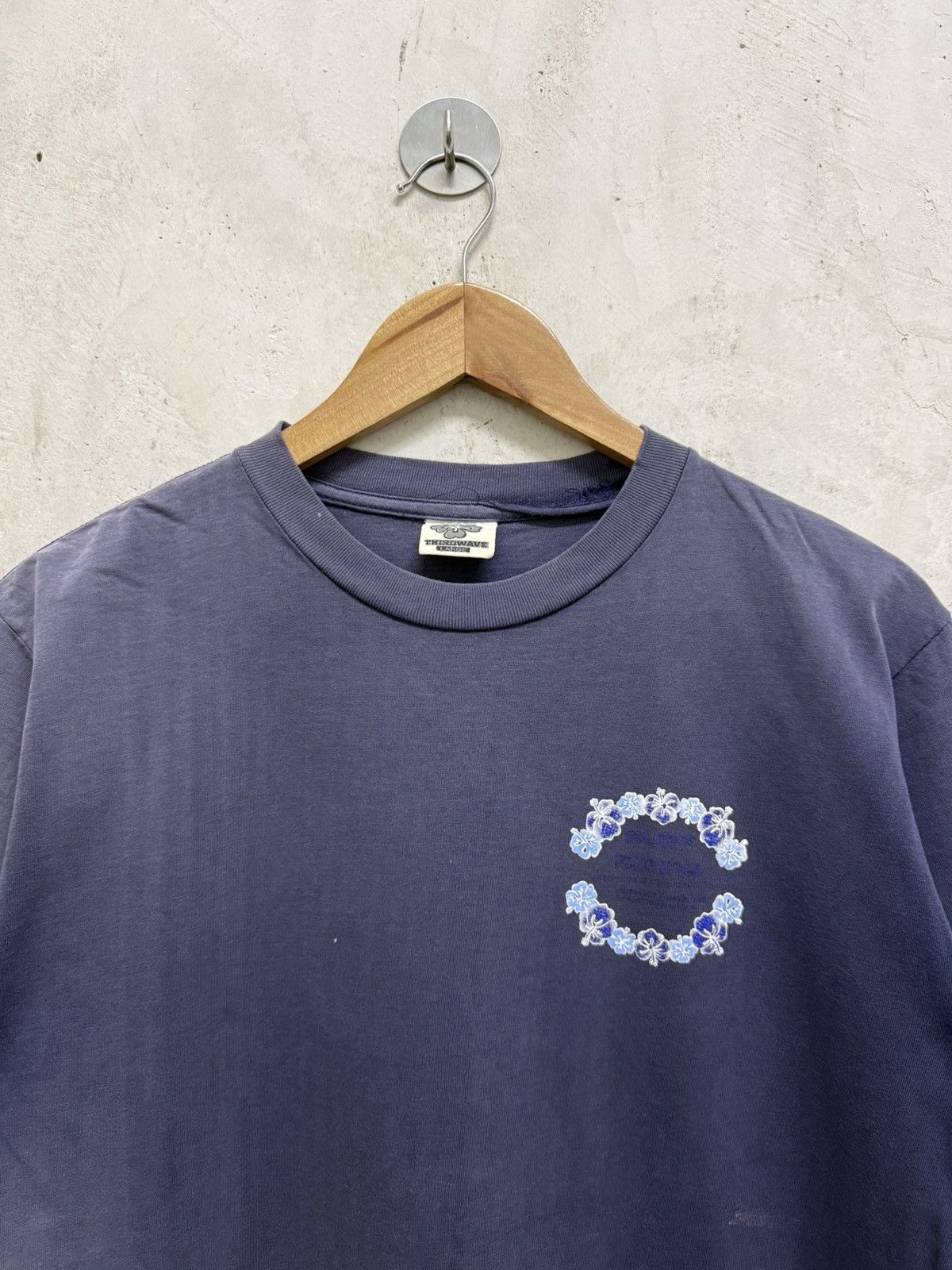 Vintage Thrashed Faded Thirdwave Surf Riding Hawaii Tees Size US M / EU 48-50 / 2 - 4 Thumbnail