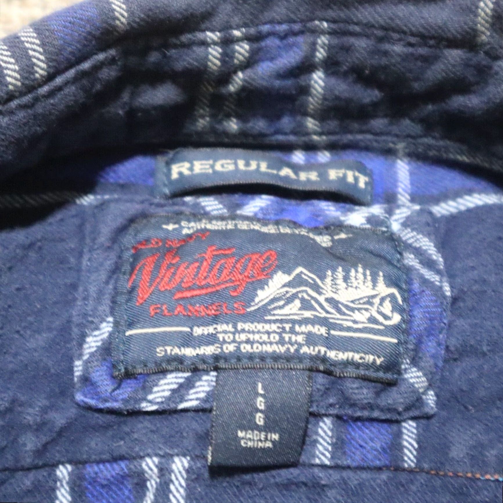 Old Navy VINTAGE Old Navy Shirt Blue Plaid Long Sleeve Button-Down Mens L Blue Button-Up Embroidered Pockets Outdoor 90s Theme Size US L / EU 52-54 / 3 - 3 Thumbnail