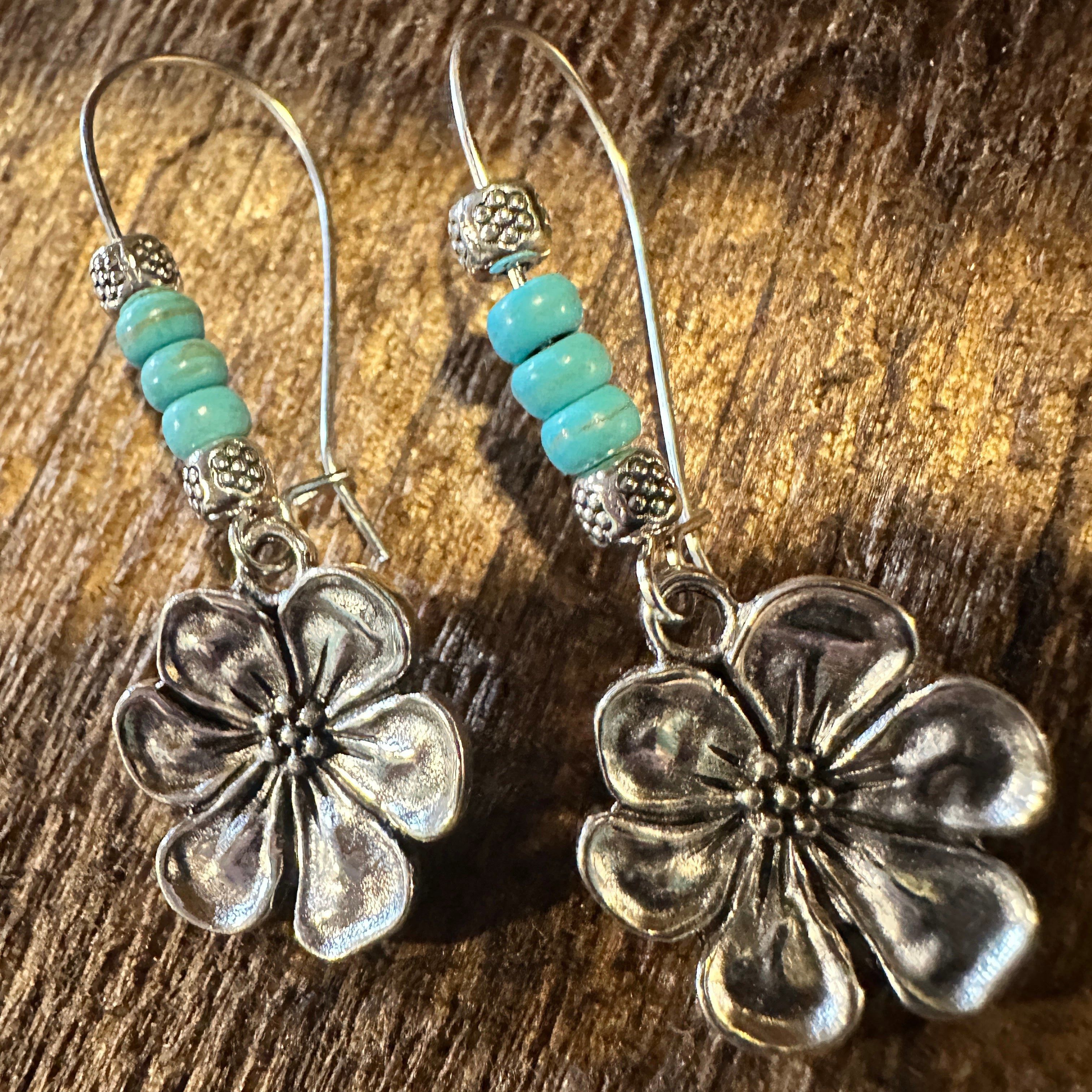 Other Boho Hippie Vintage Cowgirl Floral Turquoise Wire Drop Earri Size ONE SIZE - 3 Thumbnail