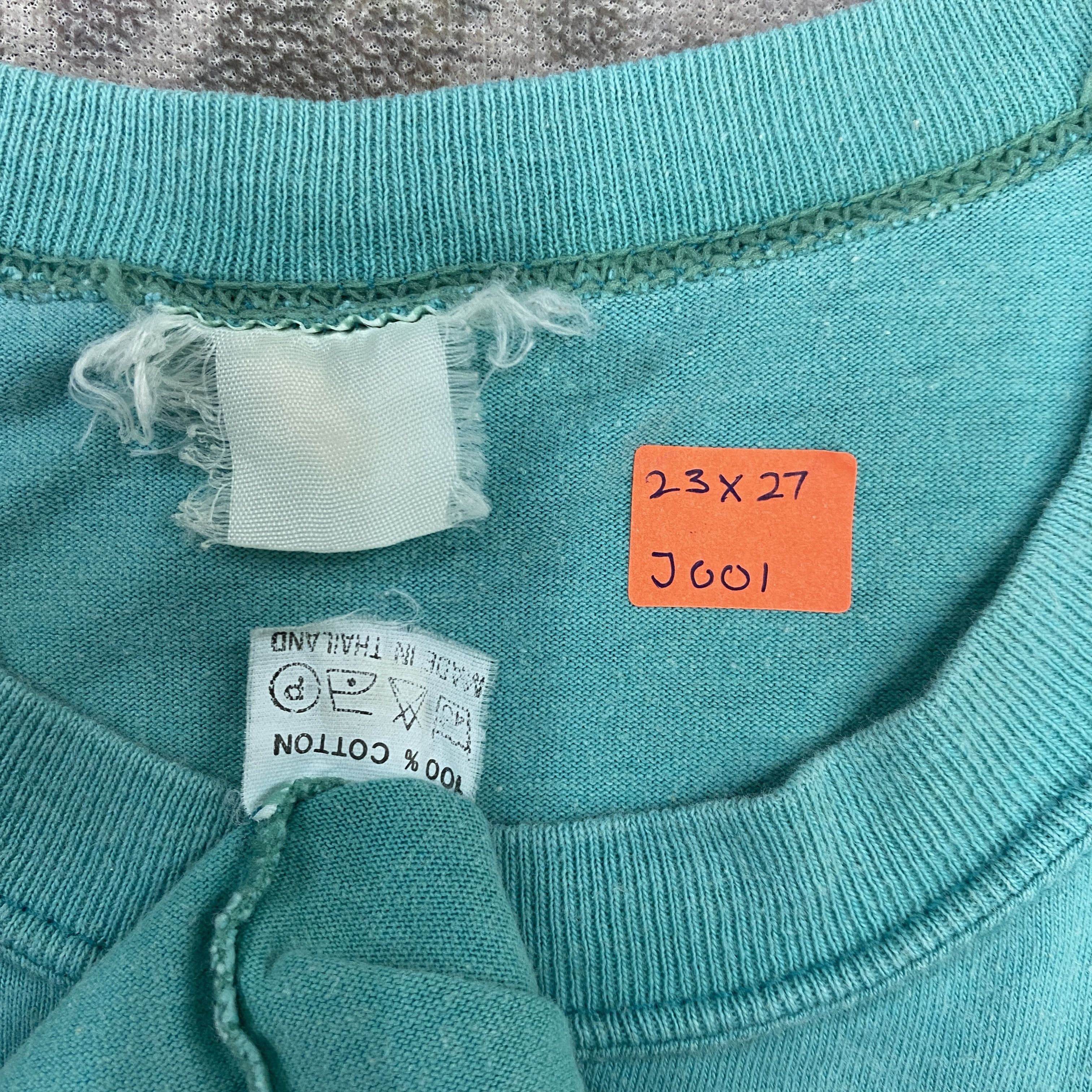 Nike Vintage Nike Embroidery Beaverton,Oregon USA Tshirt - J001 Size US L / EU 52-54 / 3 - 5 Thumbnail
