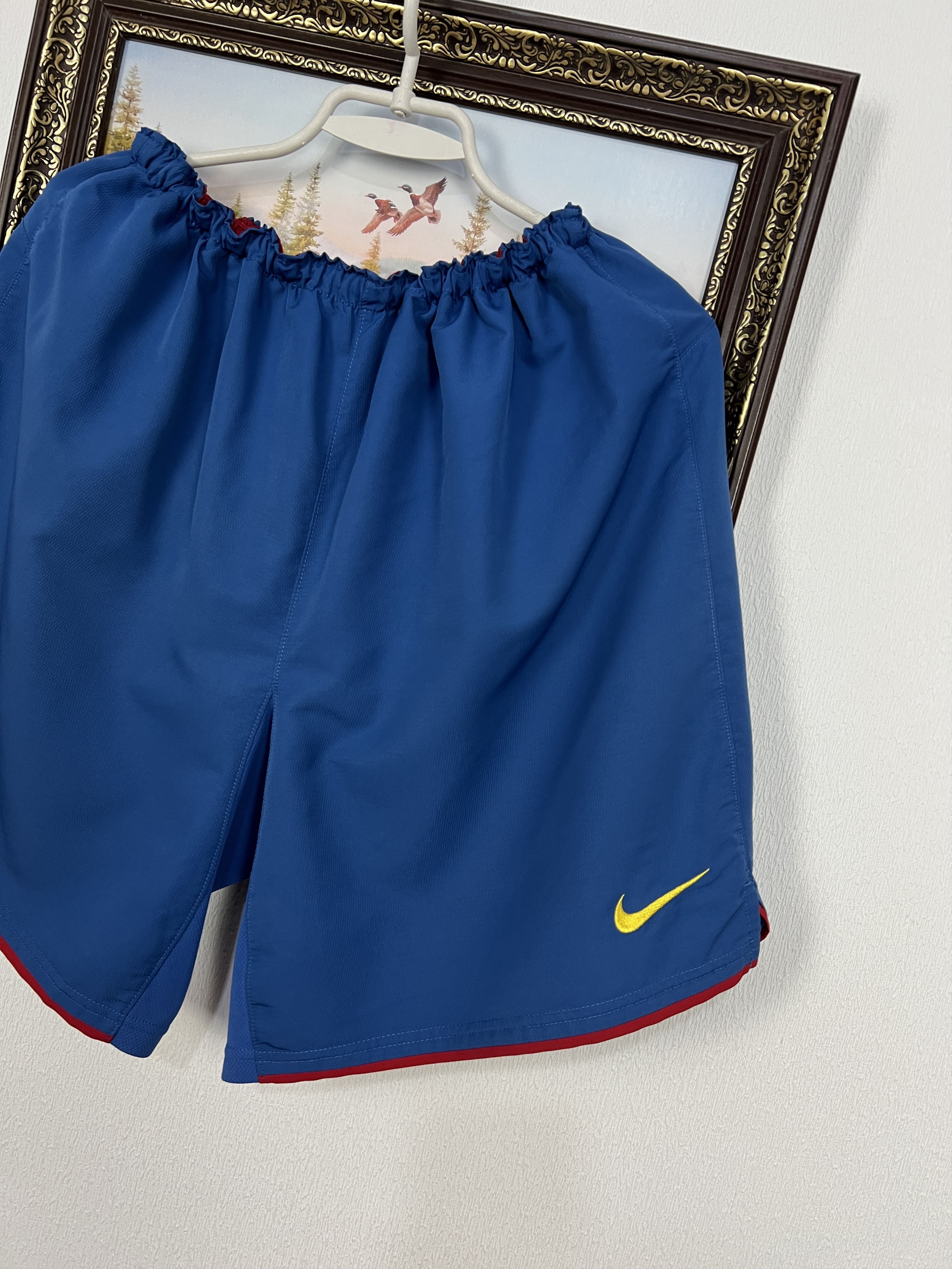 Nike Vintage Nike FC Barcelona Football Shorts Soccer L Size US 34 / EU 50 - 2 Thumbnail