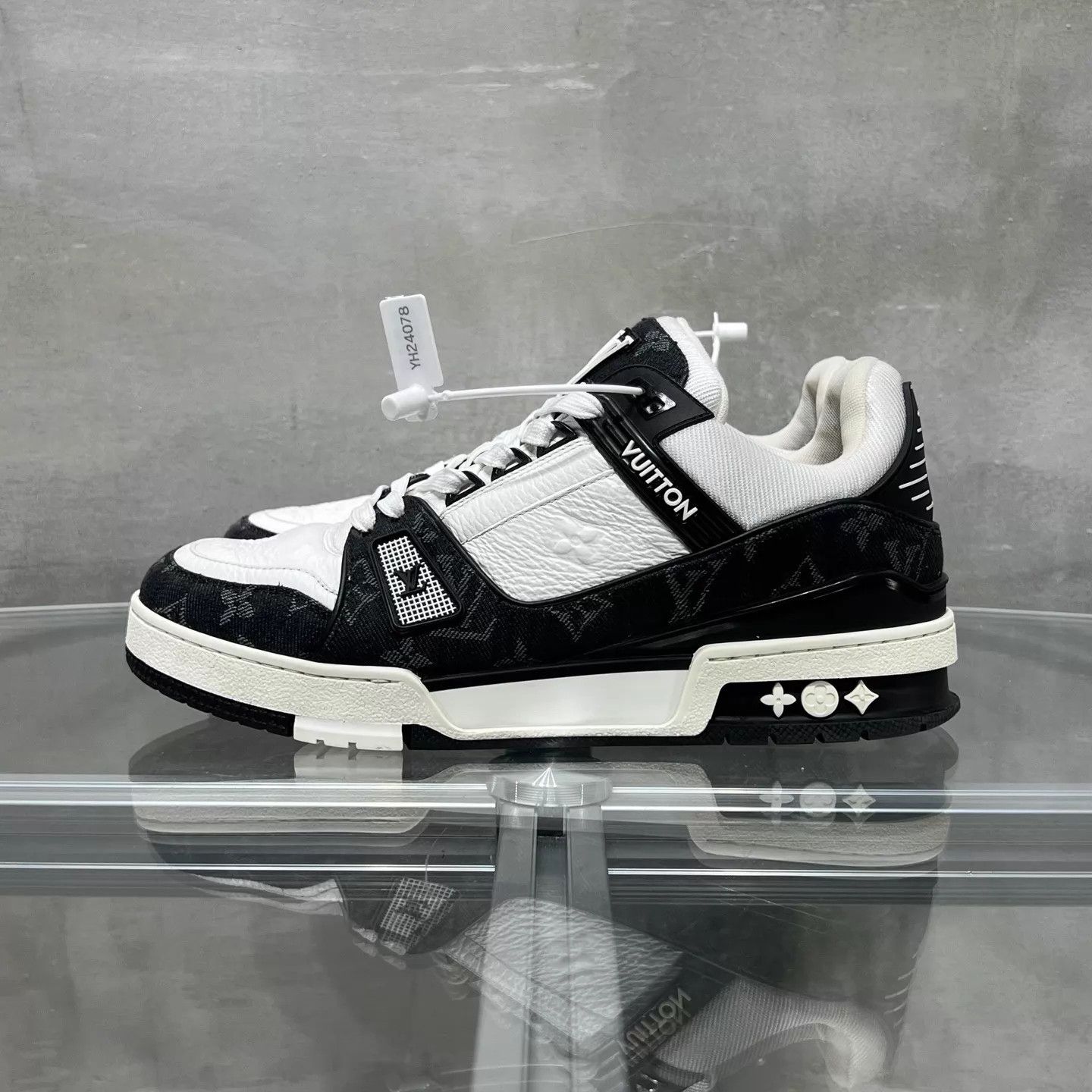 Louis Vuitton LV Trainer Black and White Denim UK6/40 Size US 7 / EU 40 - 3 Thumbnail