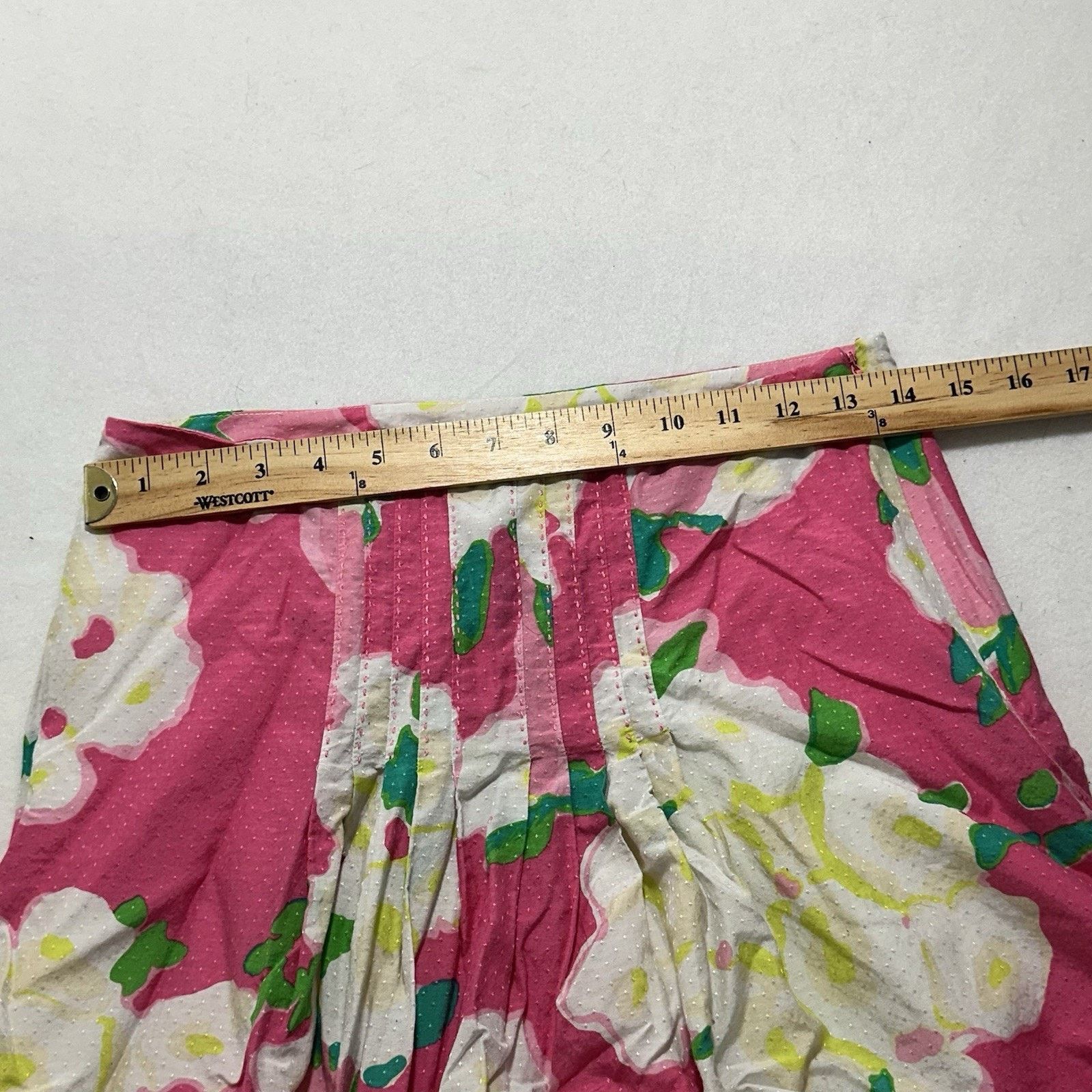Lilly Pulitzer Lilly Pulitzer 4 Pink White Floral Cotton Mini Skirt Lined Size 27" / US 4 / IT 40 - 8 Thumbnail