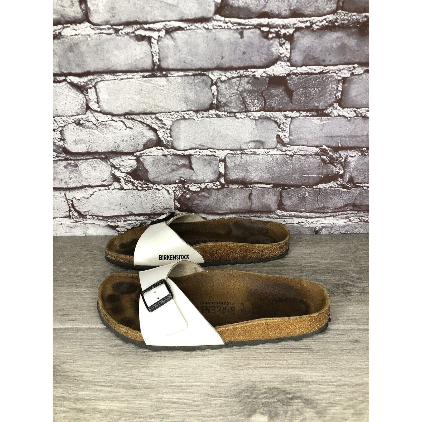 Birkenstock Birkenstock Madrid White Patent Leather Slides Sandals Women Size US 8.5 / IT 38.5 - 9 Thumbnail