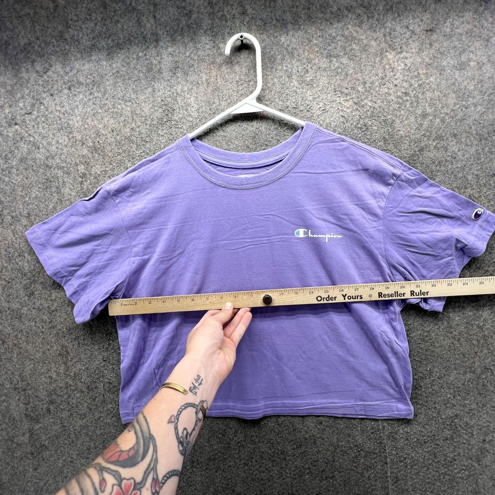 Champion Champion Shirt Womens Large Purple Logo Cropped Crew Neck Short Sleeve Tee Top Size L / US 10 / IT 46 - 5 Thumbnail