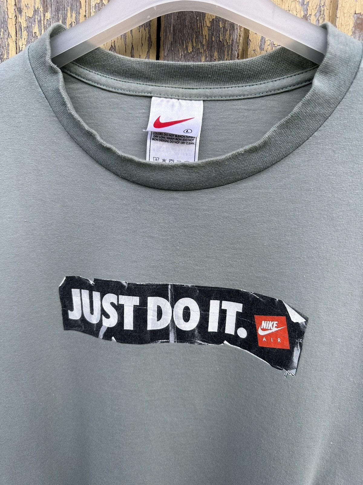 Nike Vintage Nike Center Just Do It Sunfaded Tshirt A515 Size US L / EU 52-54 / 3 - 3 Thumbnail