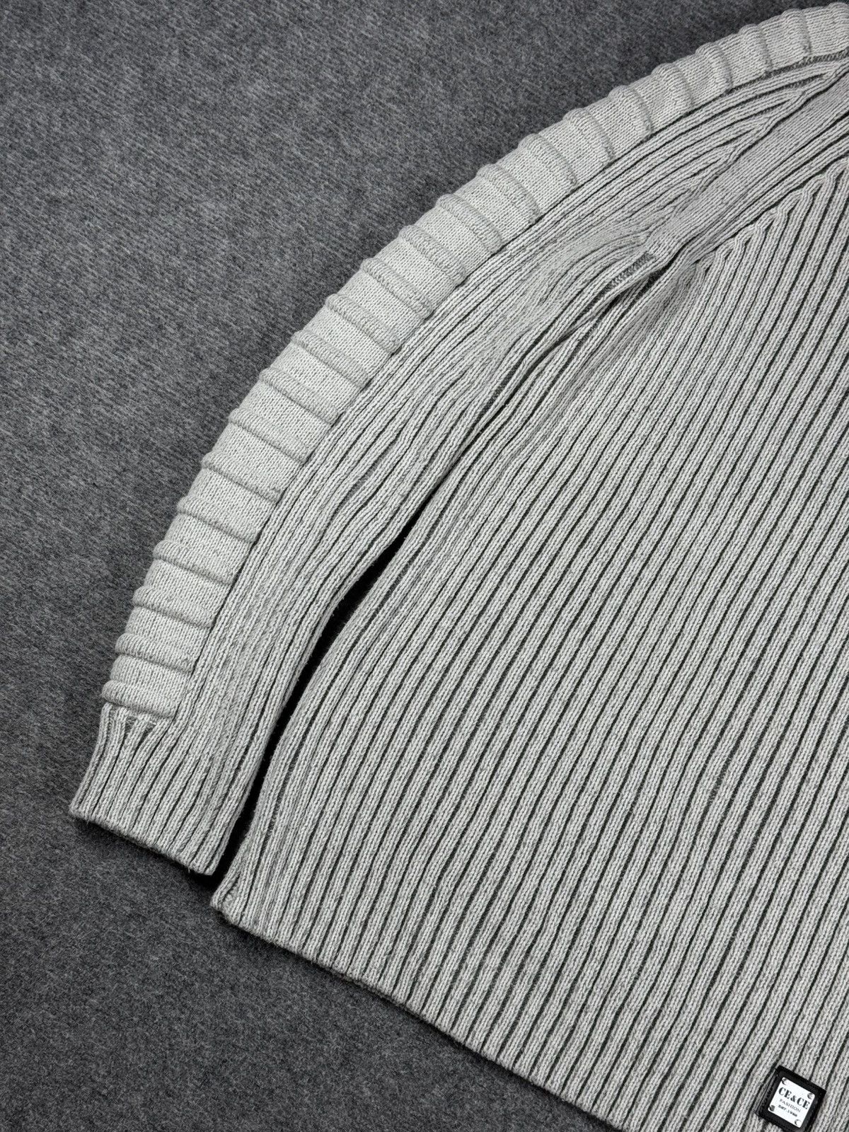 Japanese Brand Vintage japanese brand avant garde sweater pullover knit Size US M / EU 48-50 / 2 - 3 Thumbnail